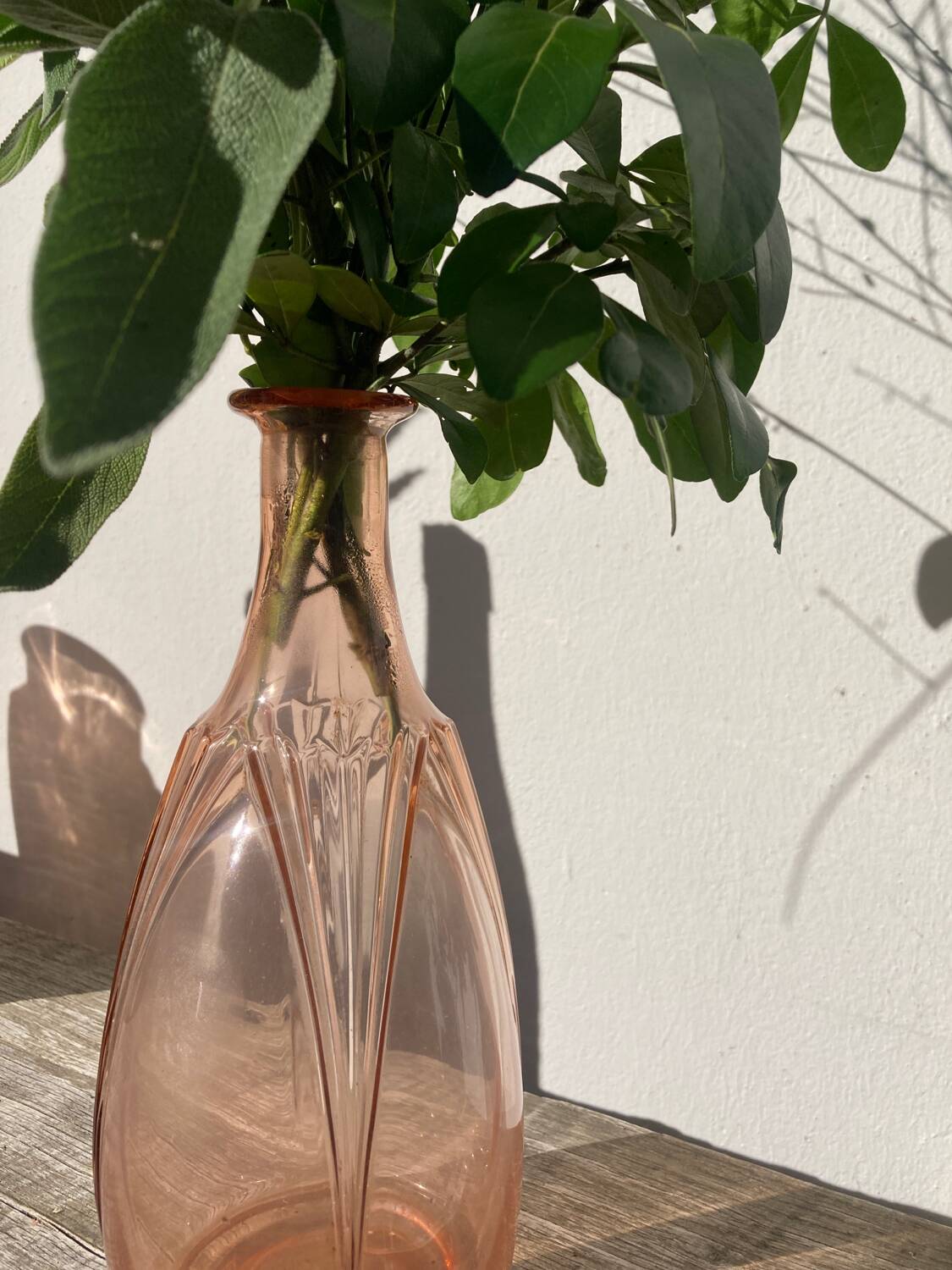Art deco vase in amber pink blown glass