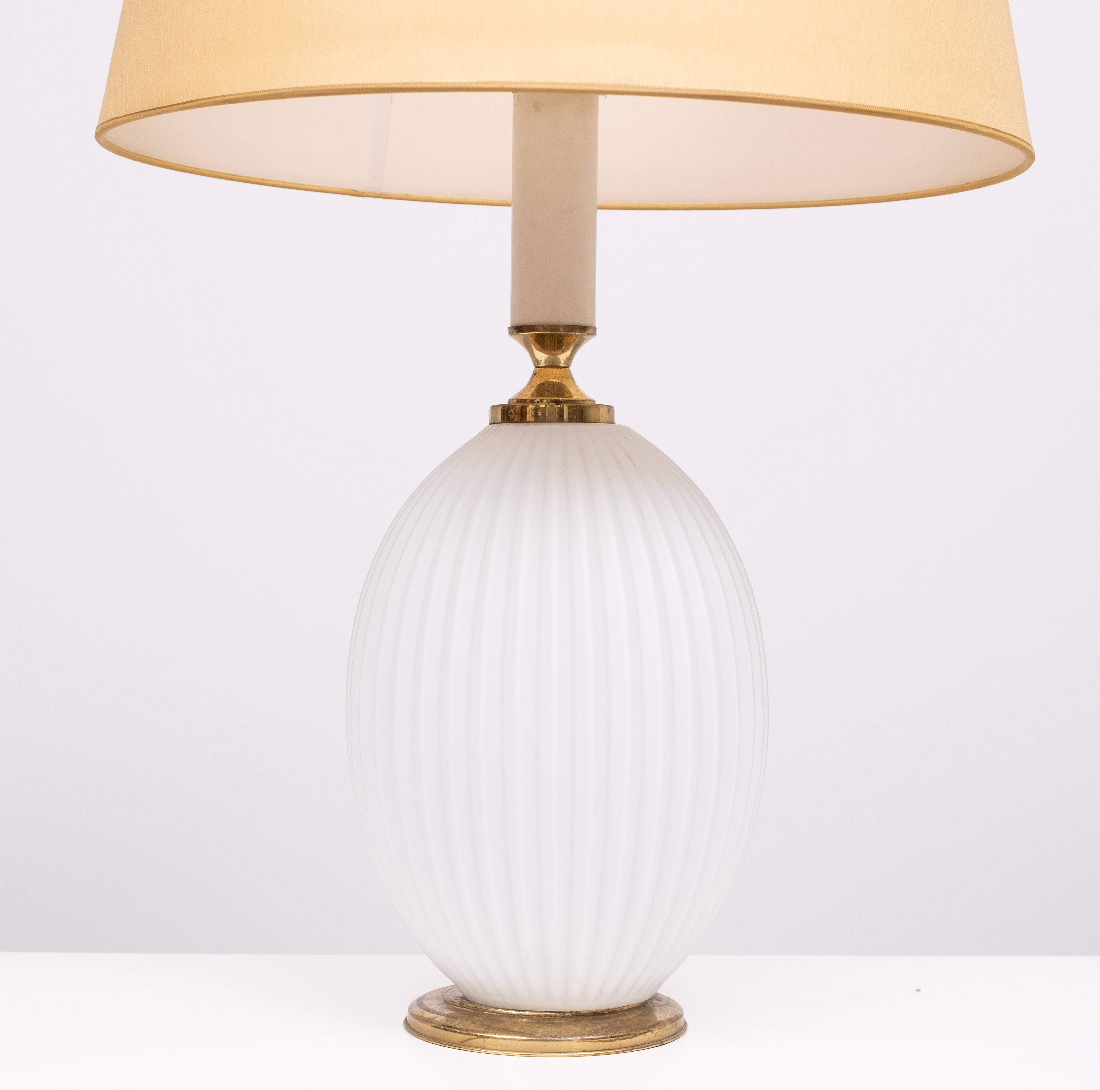 Philips Milk Glass ribbed table lamp design Louis Kalff 1950s