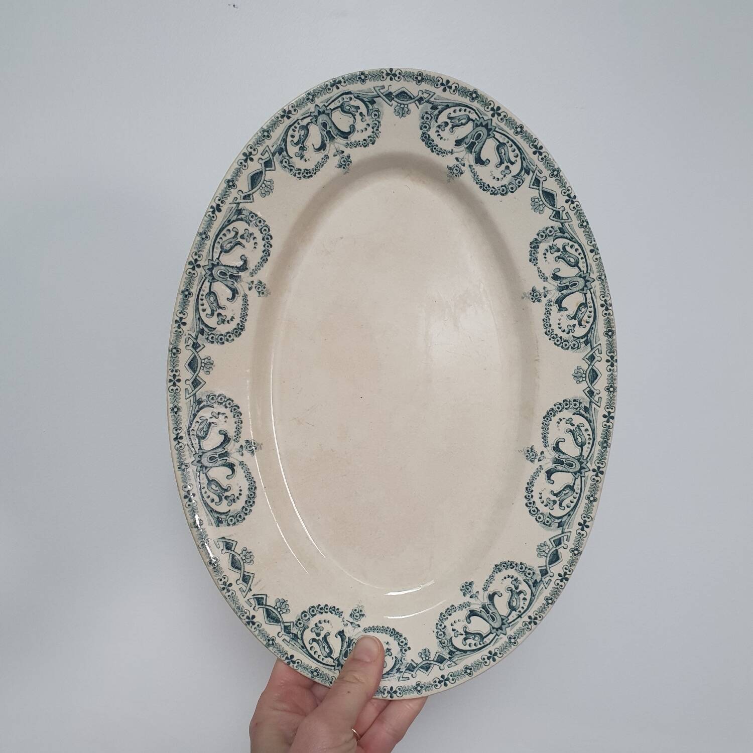 Oval plate Terre de Fer Garland
