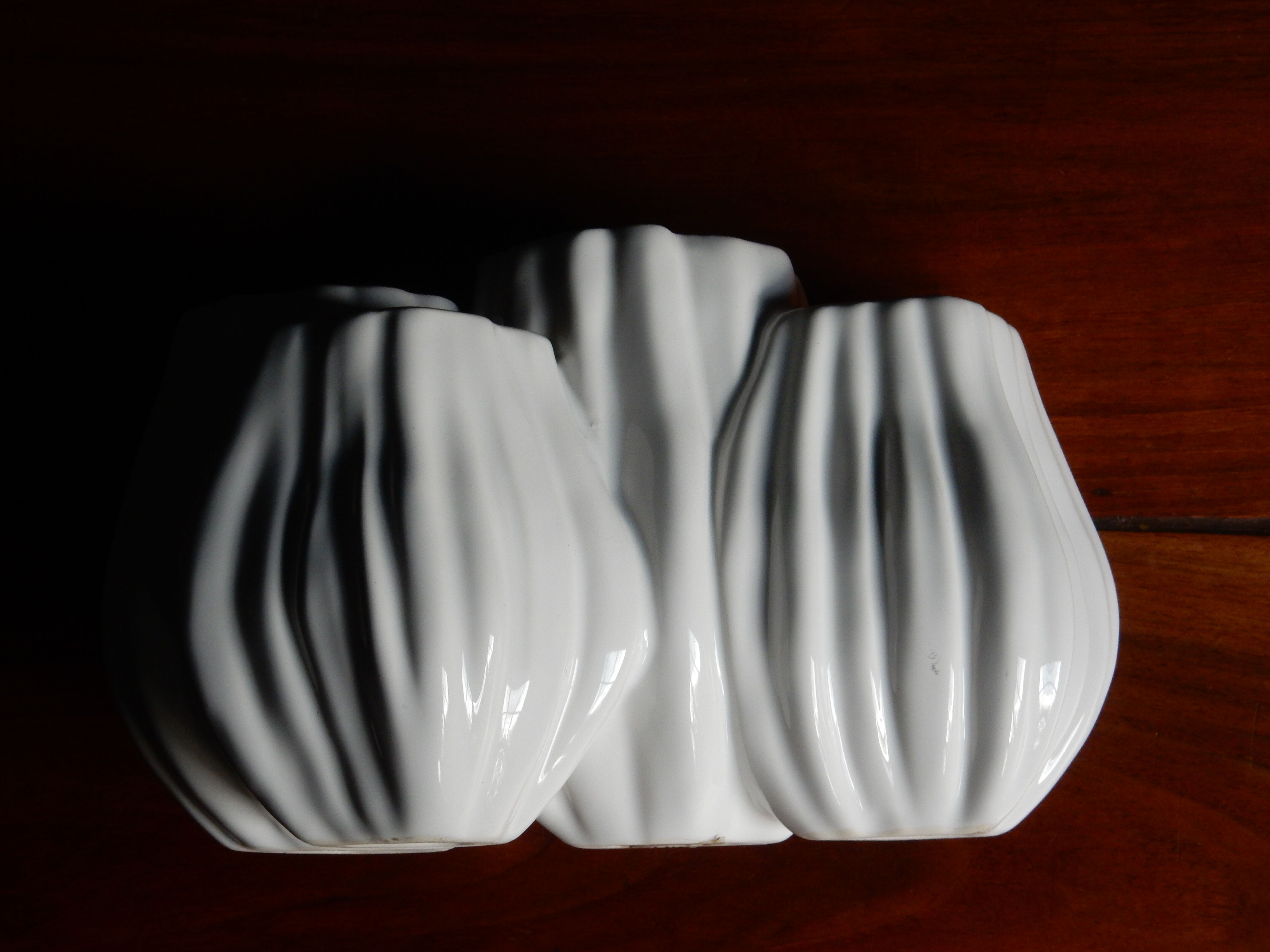 White ceramic vase design Sia