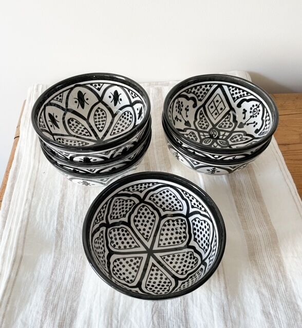 Lot of 6 black ceramic bowls