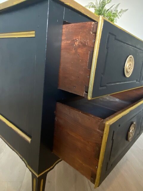 Painted chest of drawers