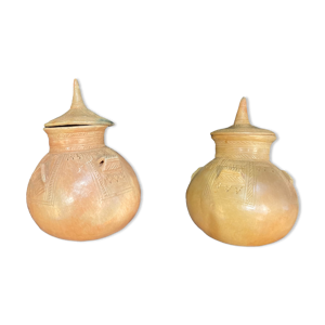 Paire de pots couverts africains