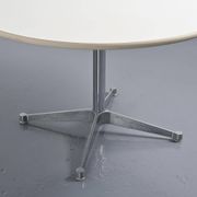 Table ronde par Charles et Ray Eames pour Herman Miller, circa 1970