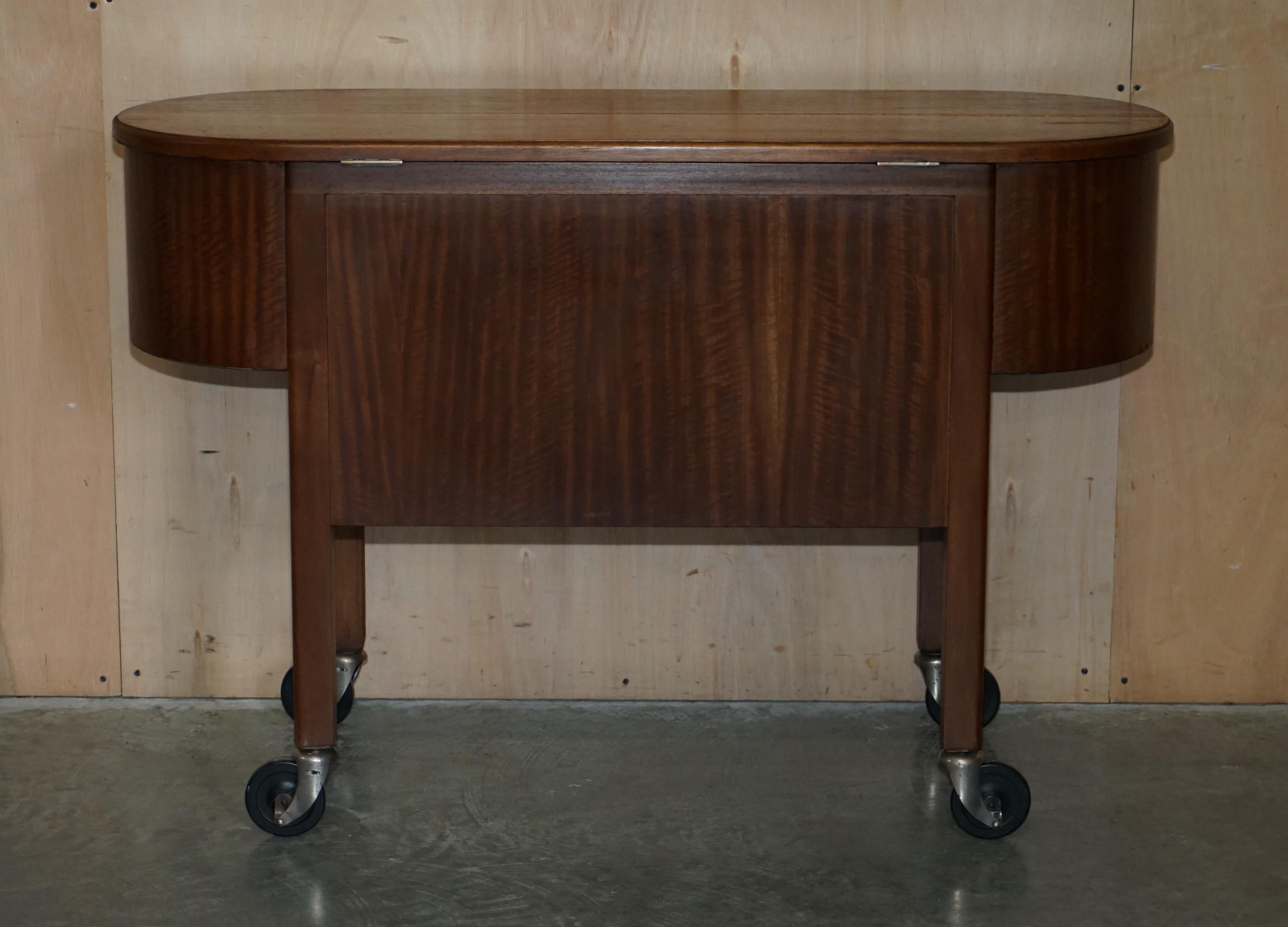 Bar vintage années 1930 sur roulettes