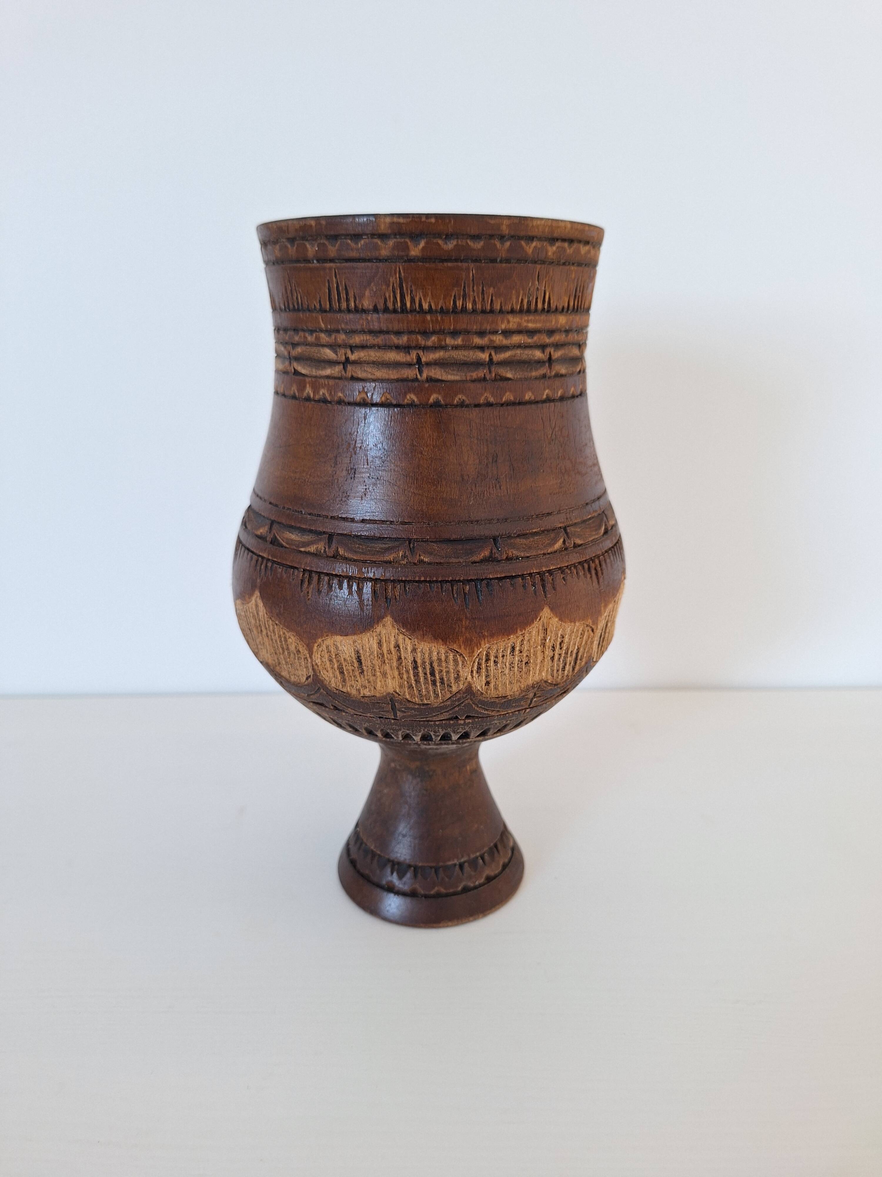 Carved wooden bowl/vase