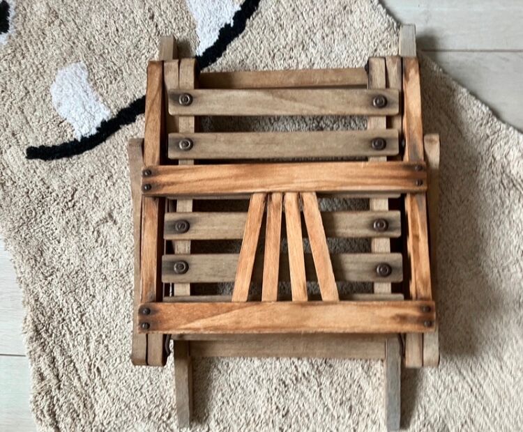 Foldable children's chair