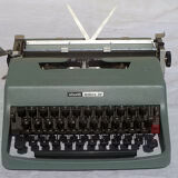 Typewriter, olivetti lettera 32