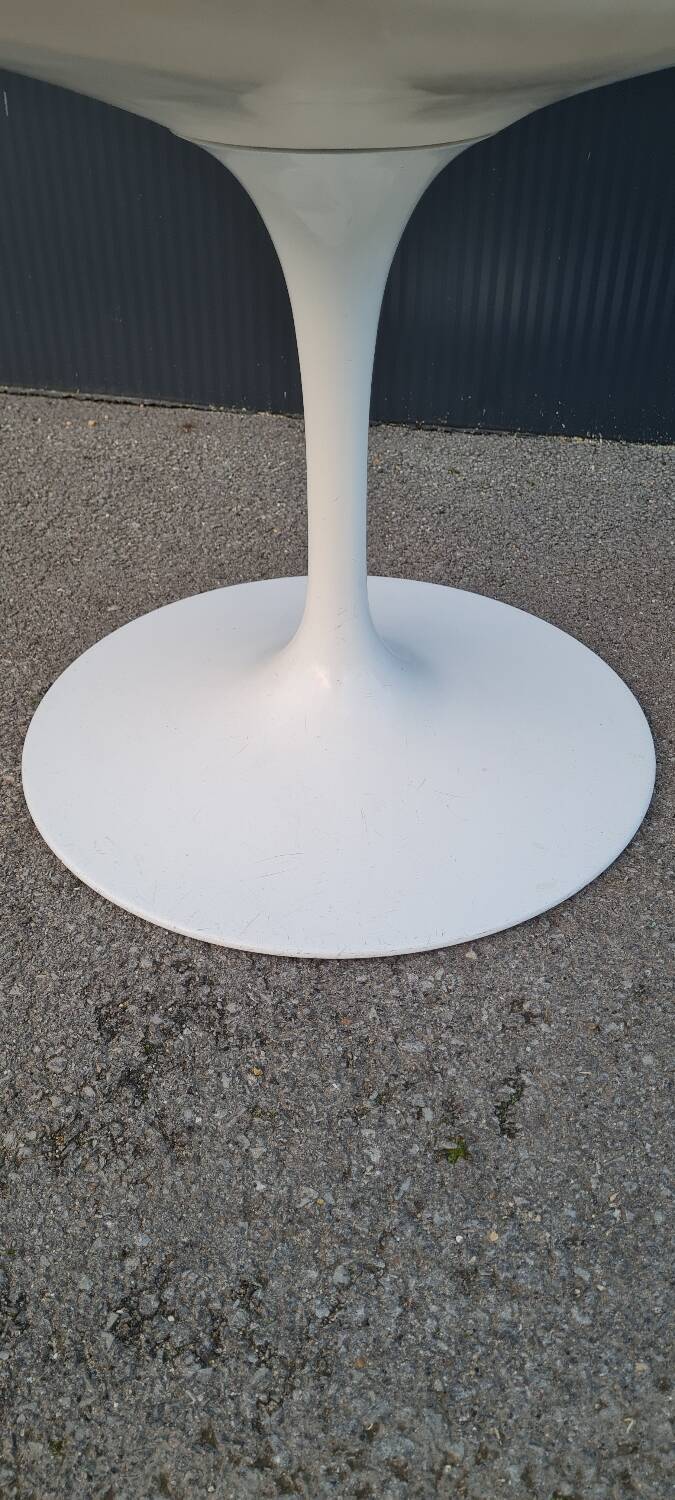 Tulip chair by Eero Saarinen, for Knoll