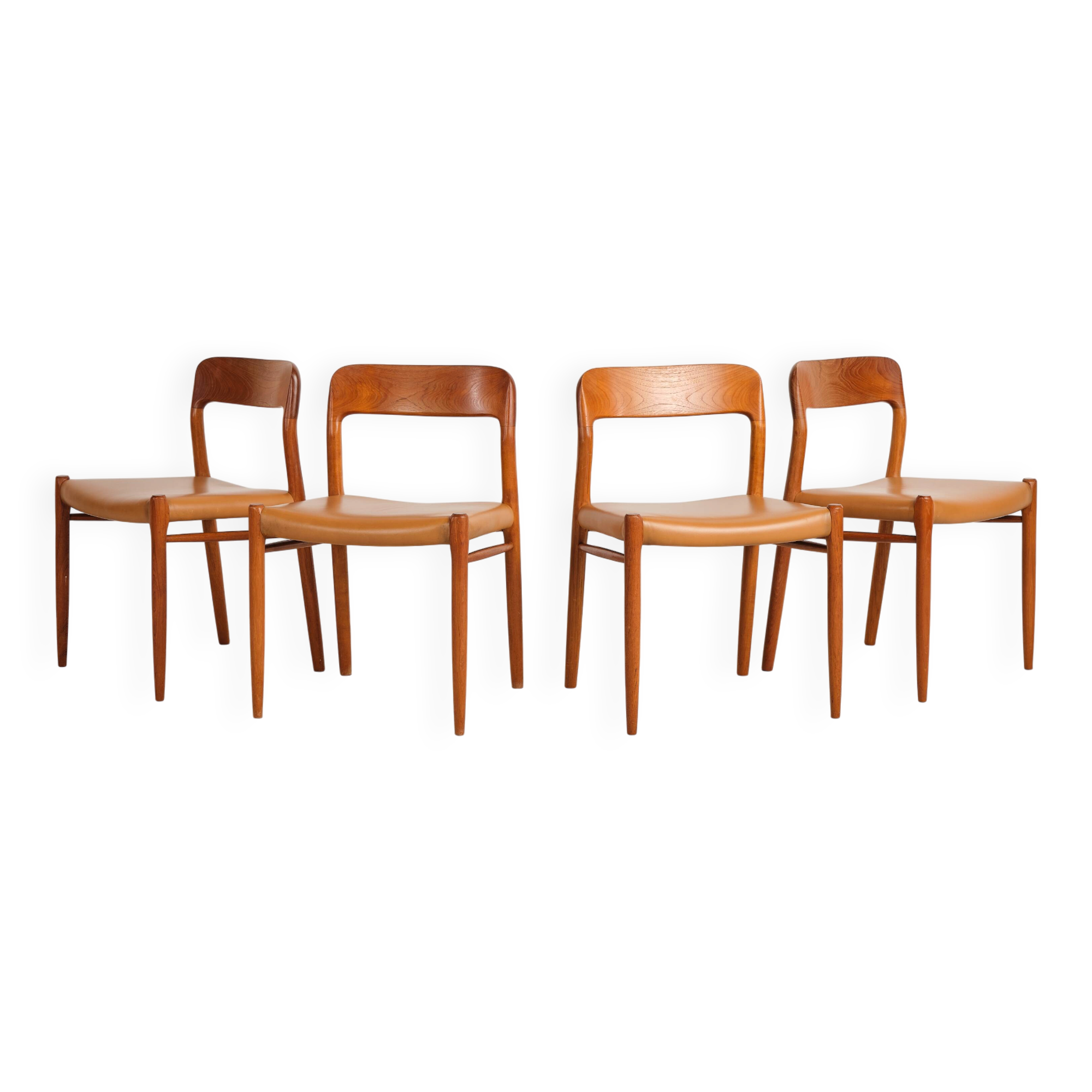 Ensemble de quatre chaises de salle à manger par Niels O. Møller