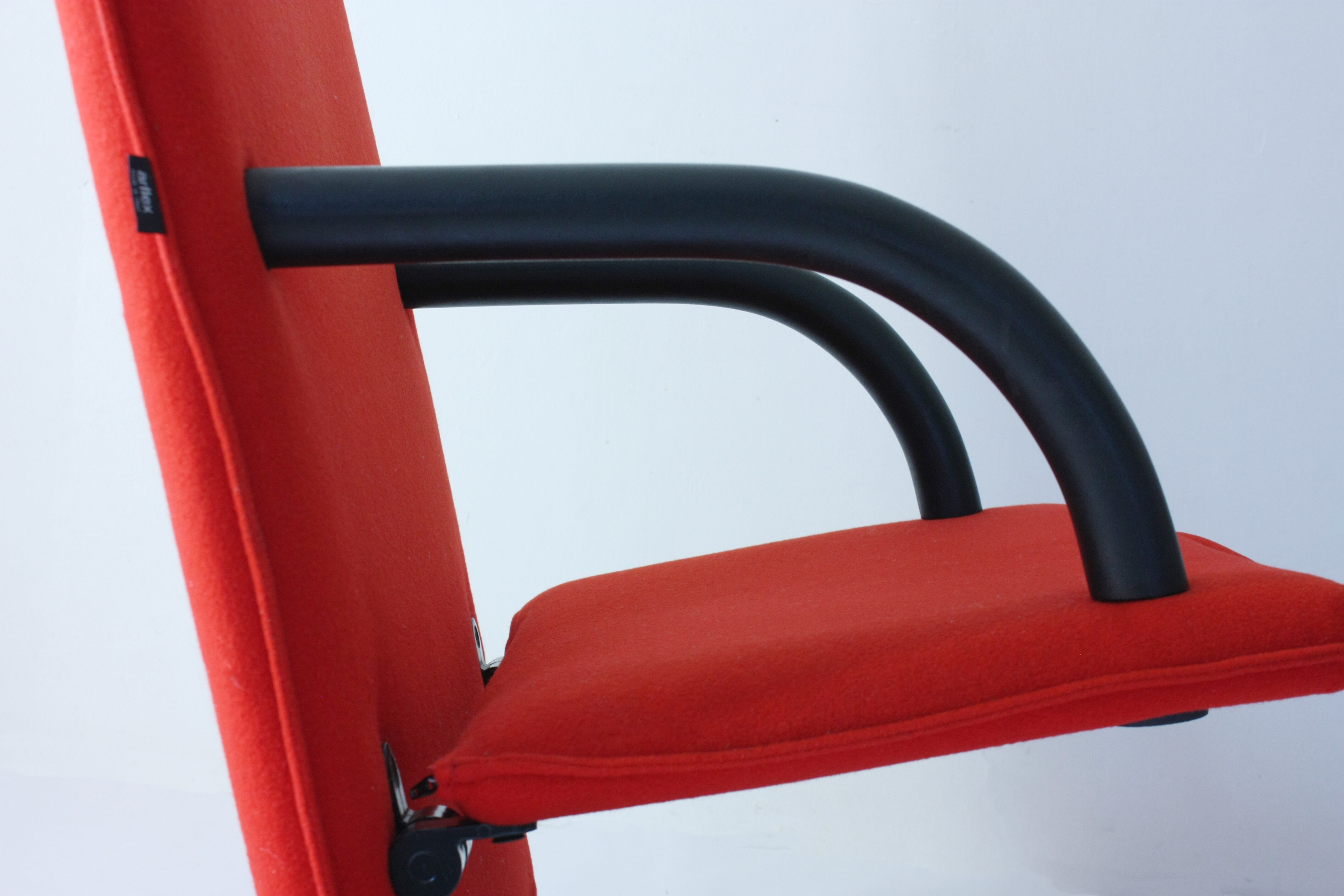 Armchair T-line of Burkhard Vogtherr for Arflex
