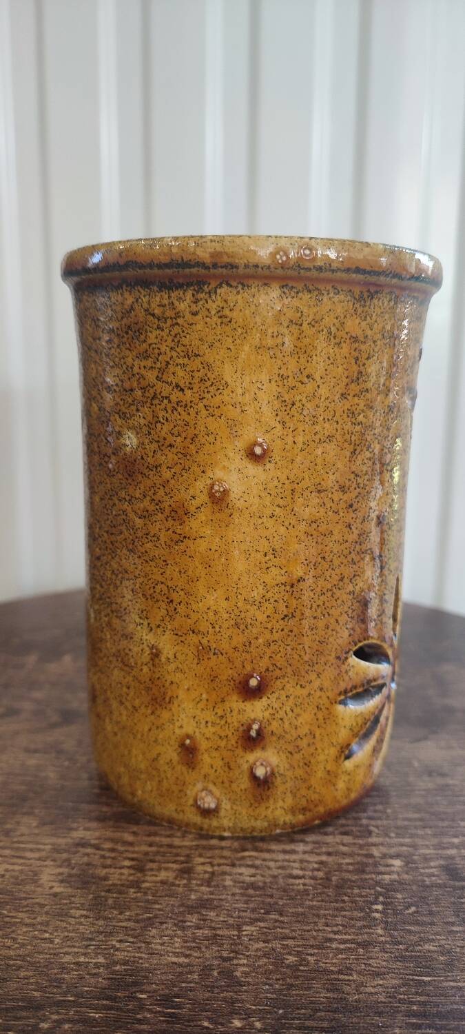 Accolay ceramic pot