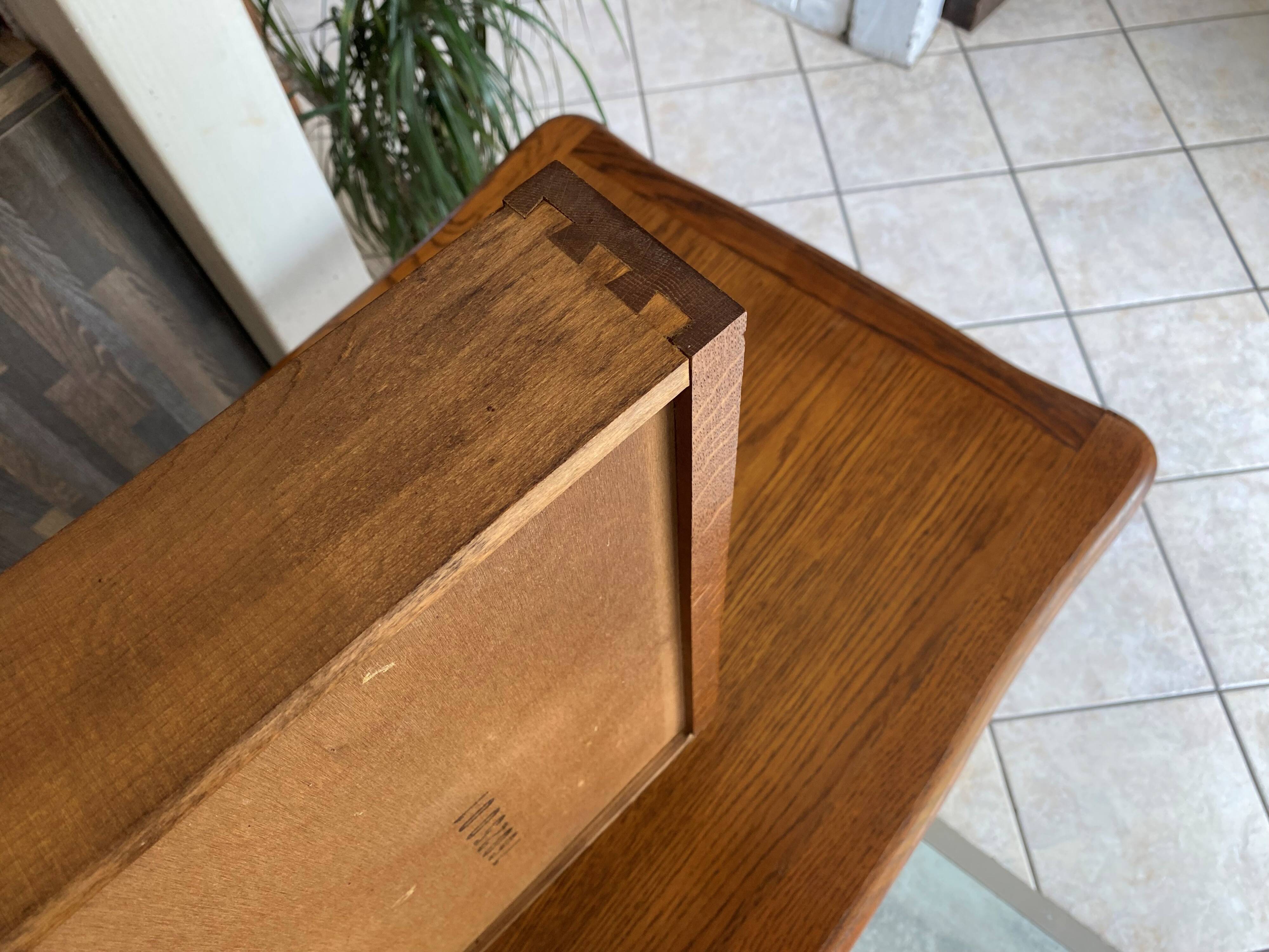 Oak desk, 1 drawer and 1 removable document holder, 1950
