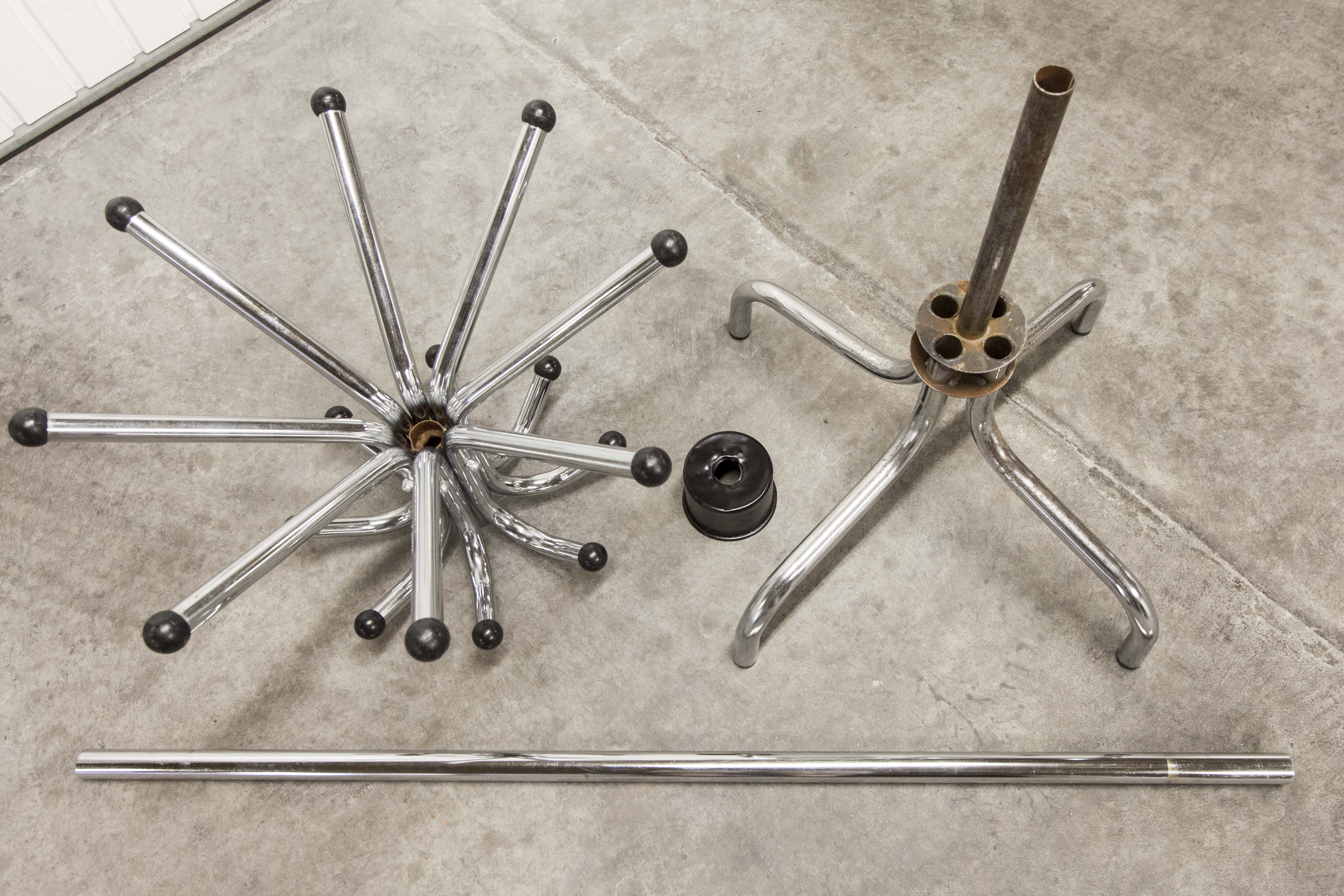 Manail holder parrot metal chrome industrial 1960