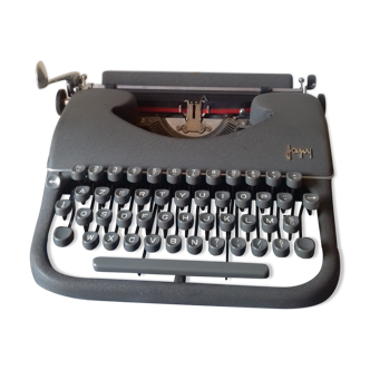 Typewriter in his metal box japy
