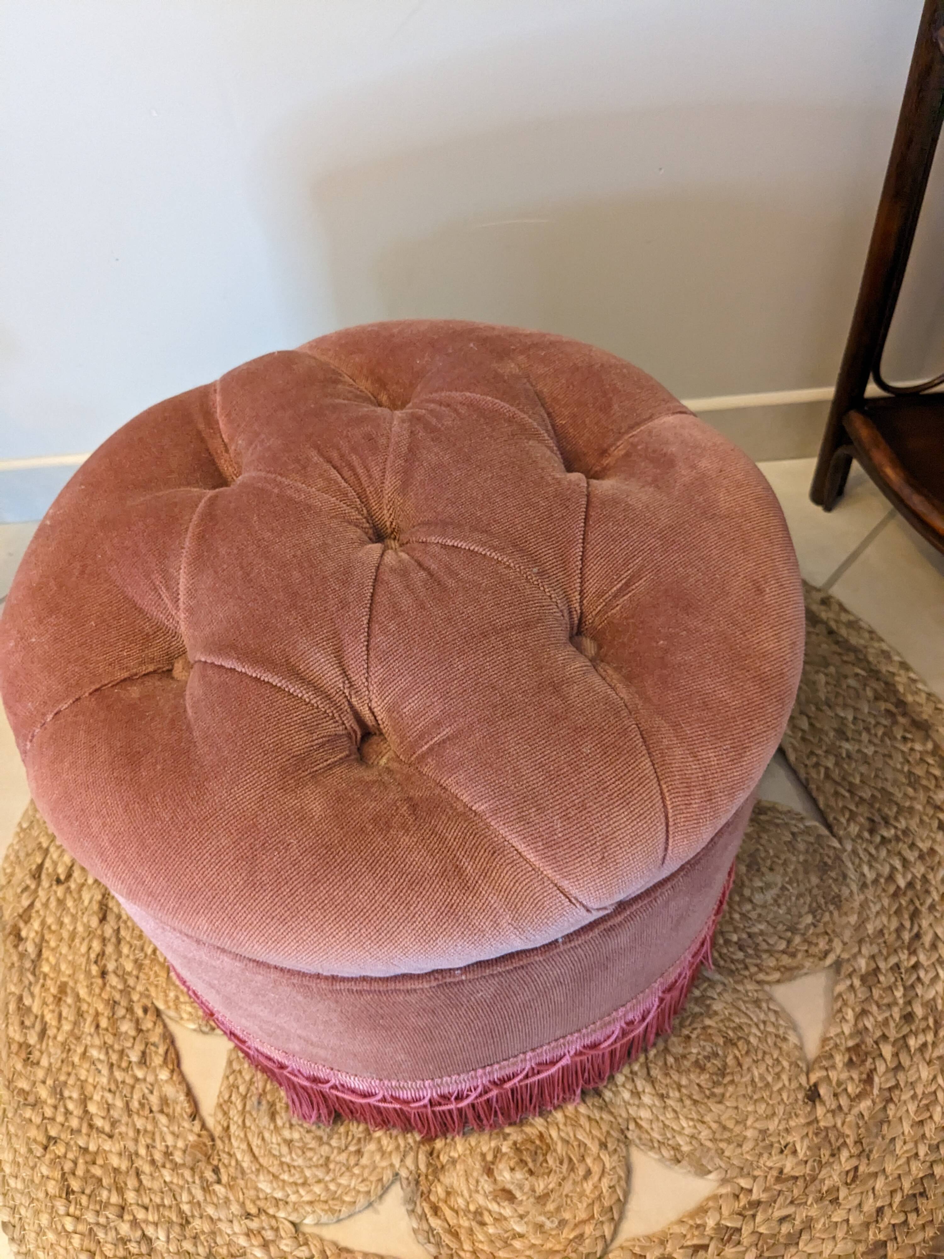 Pouf or footrest in pink velvet with fringes