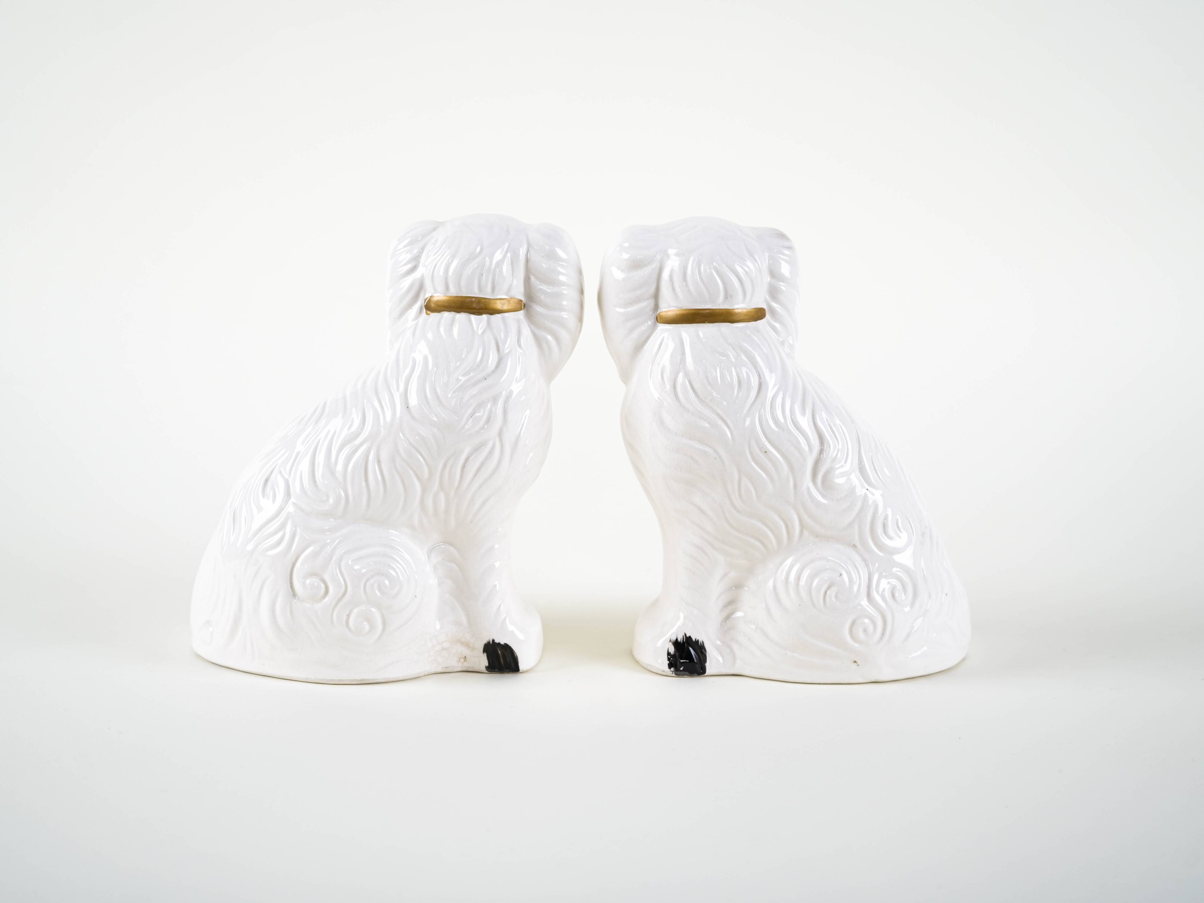Figurines de chien en céramique, style anglais, années 1970, fabriquées en Angleterre.