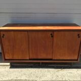Sliding-door sideboard