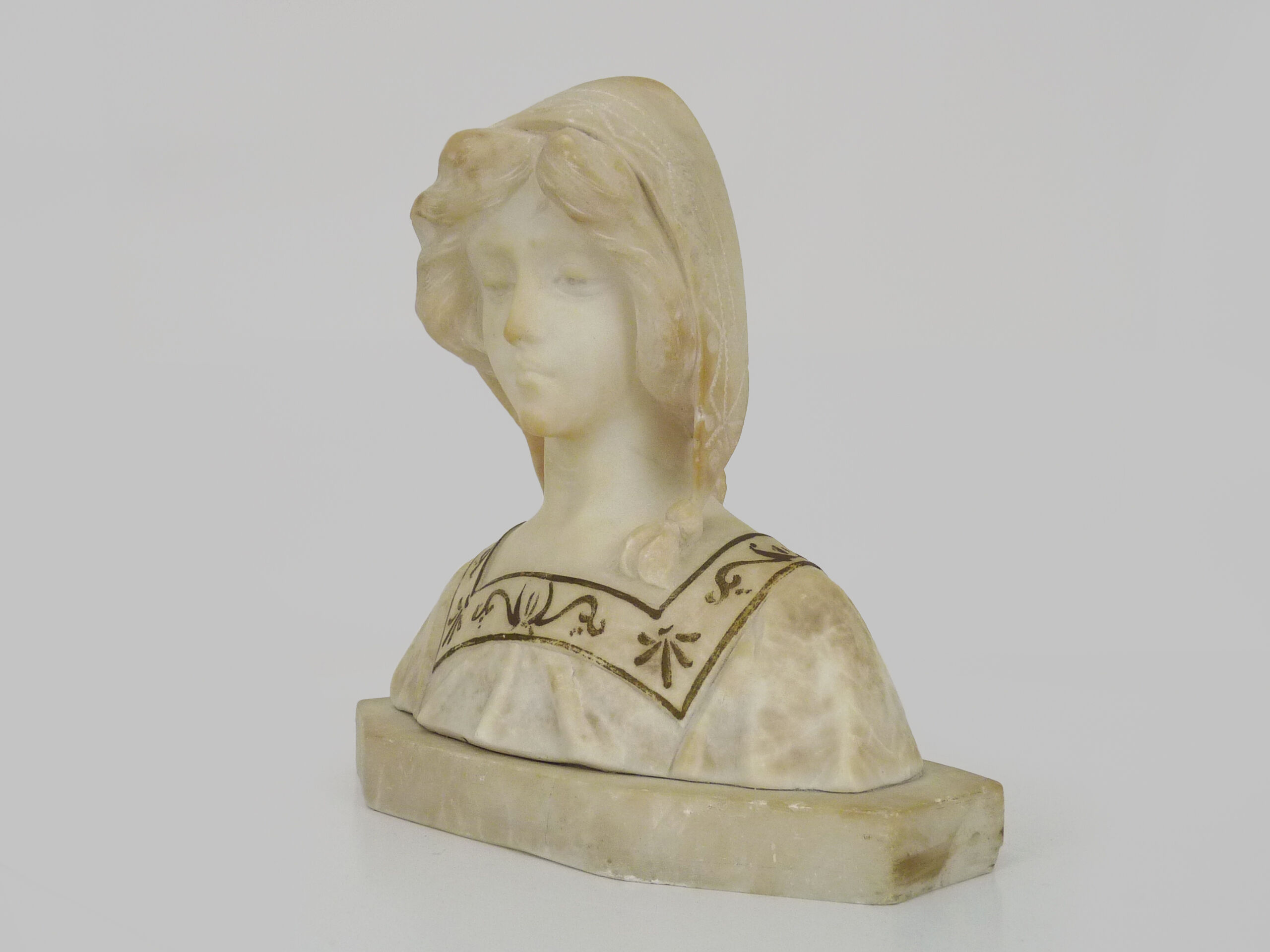 Sculpture Adolfo Cipriani (1880-1930) bust woman alabaster marble
