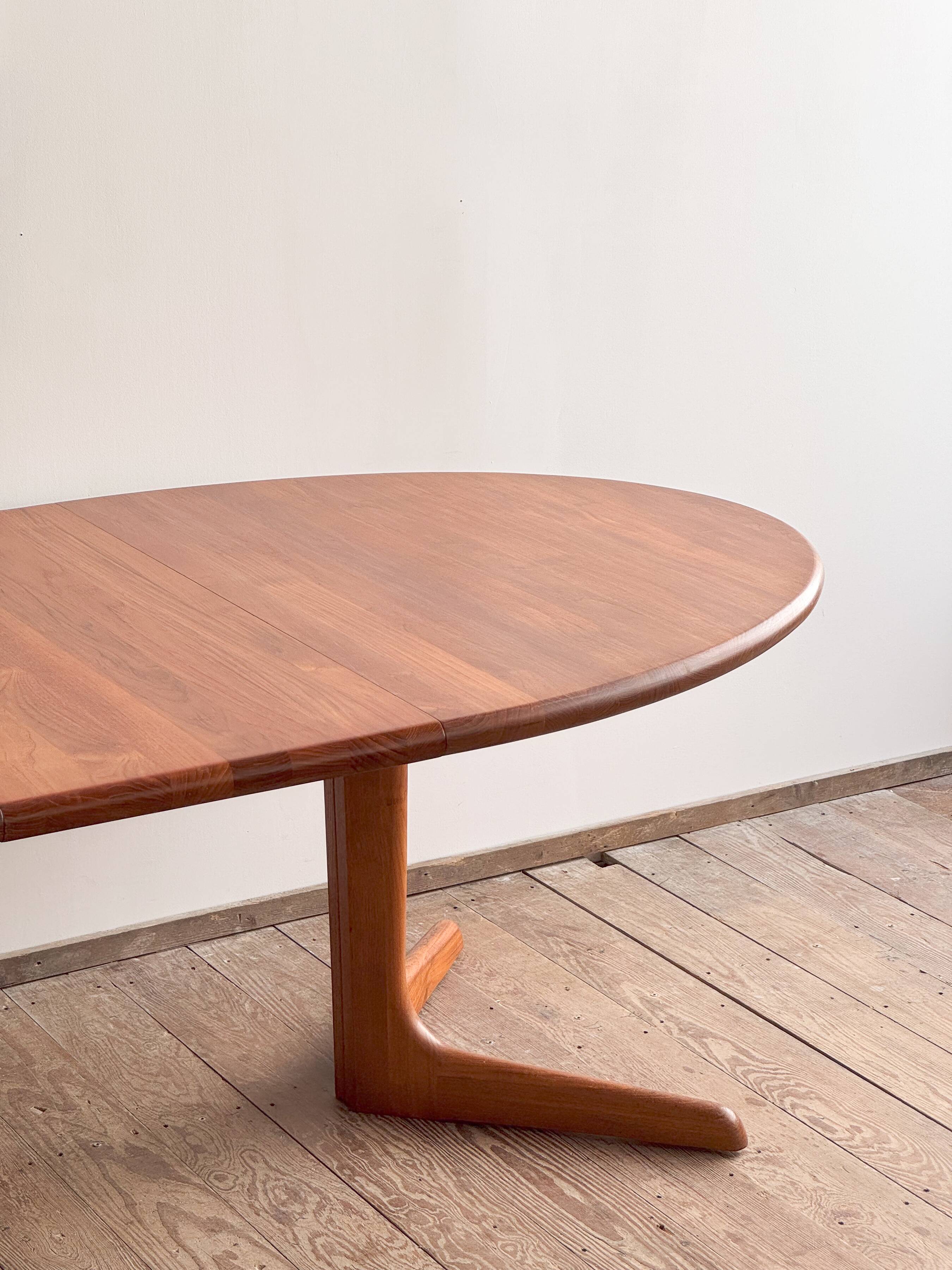 Grande table à manger scandinave vintage en teck massif, Danemark, 1970