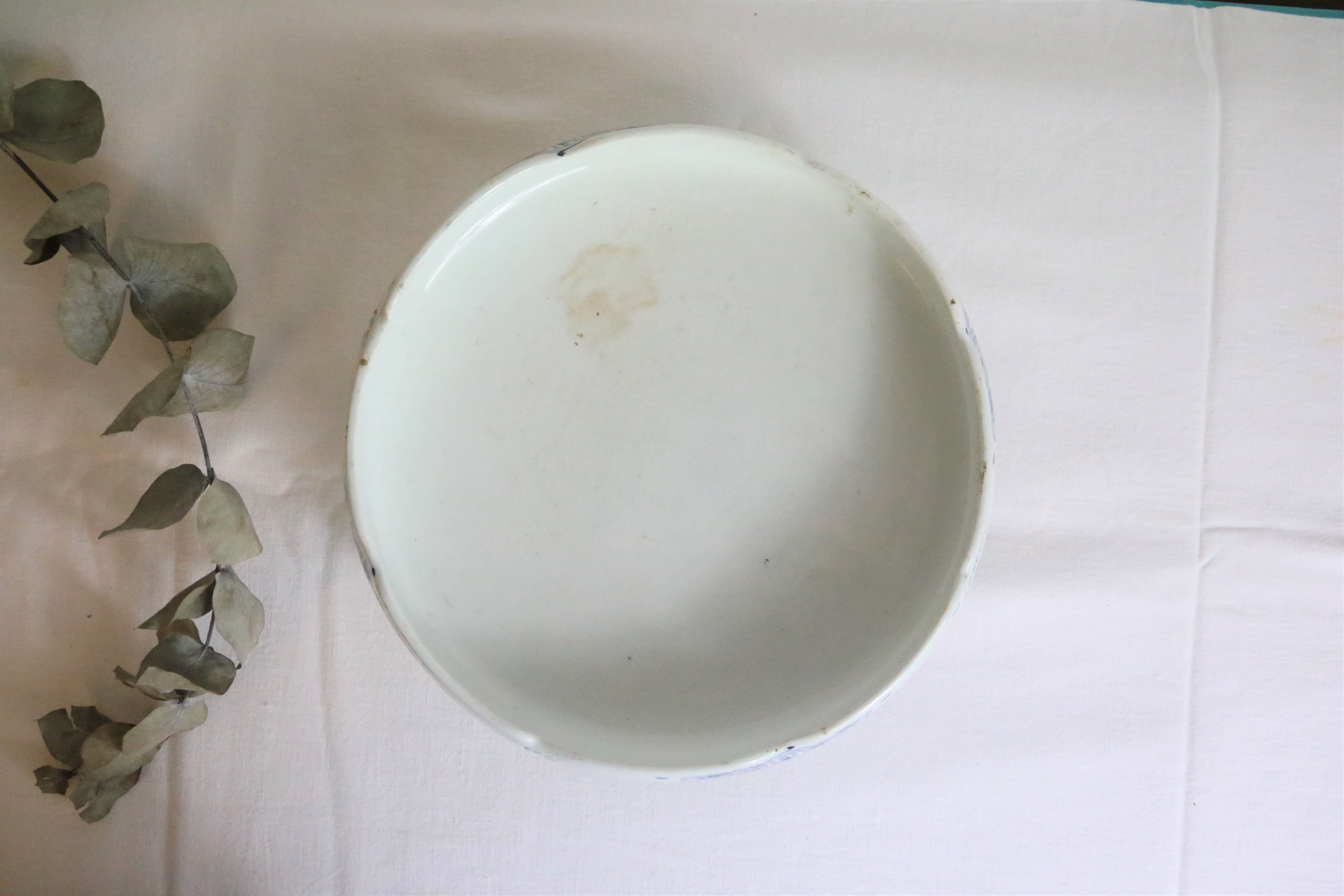 Flat on piedouche, compotier, iron earth, Onnaing earthenware, Palma model, 1890