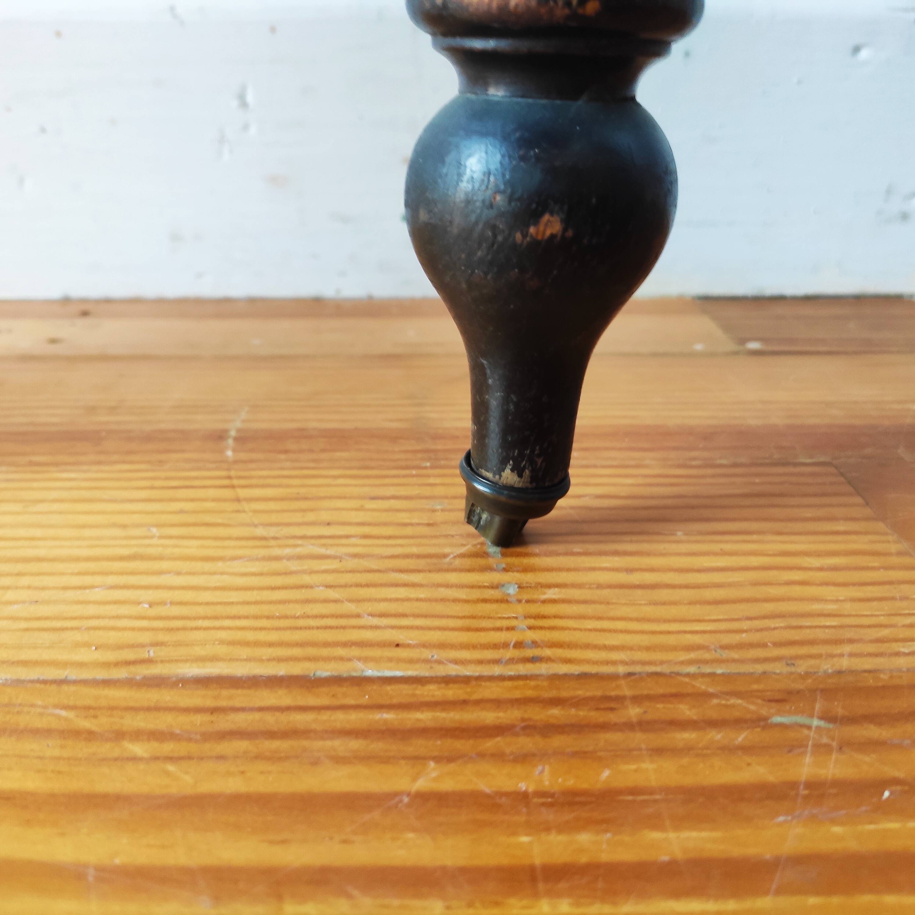 Table d’appoint ancienne à abattants style Napoleon III