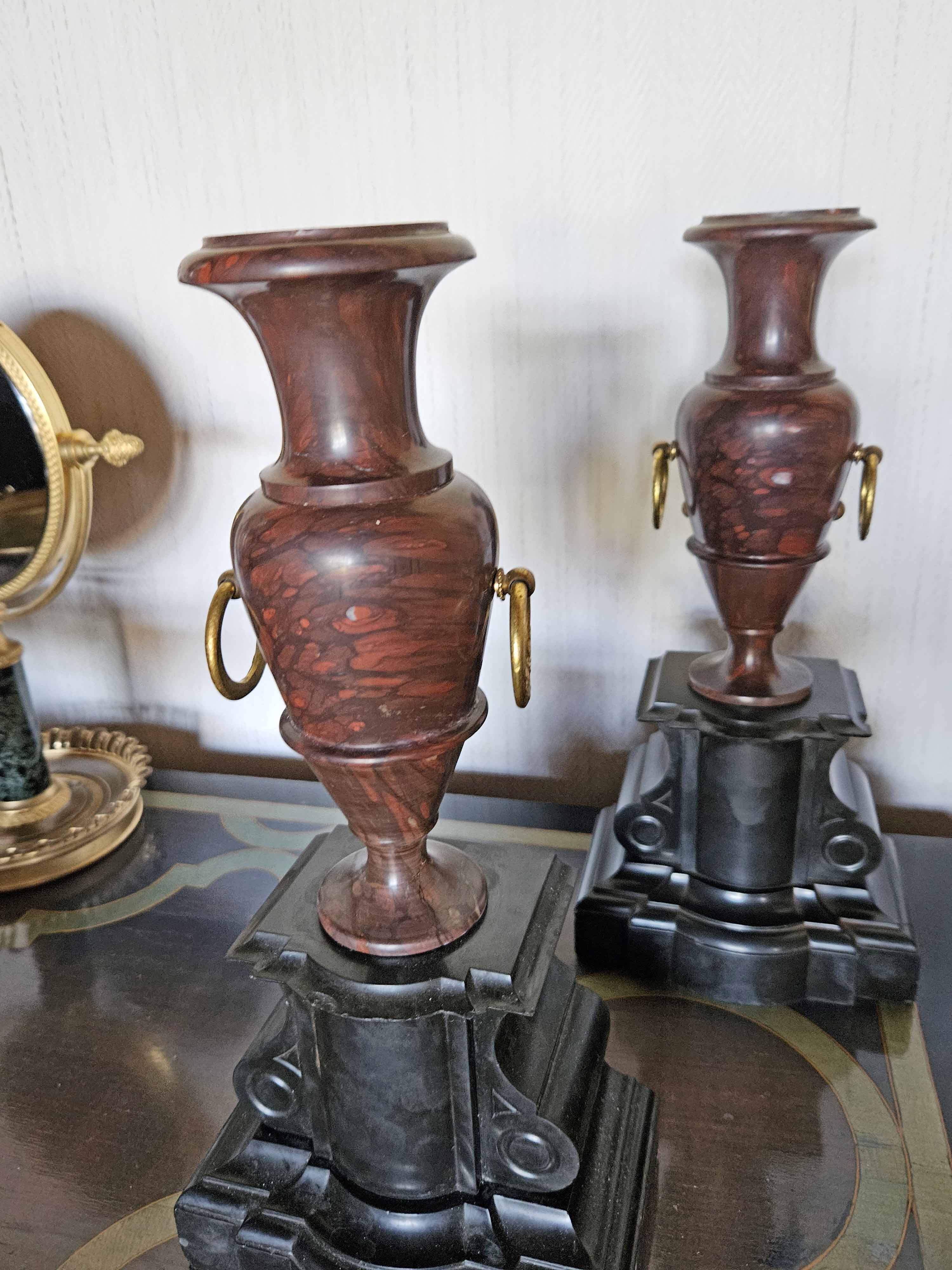 Antique Vases In Griotte Marble And Black Marble, Grand Tour, 19th Century