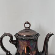 Cafetière en porcelaine métallisée 