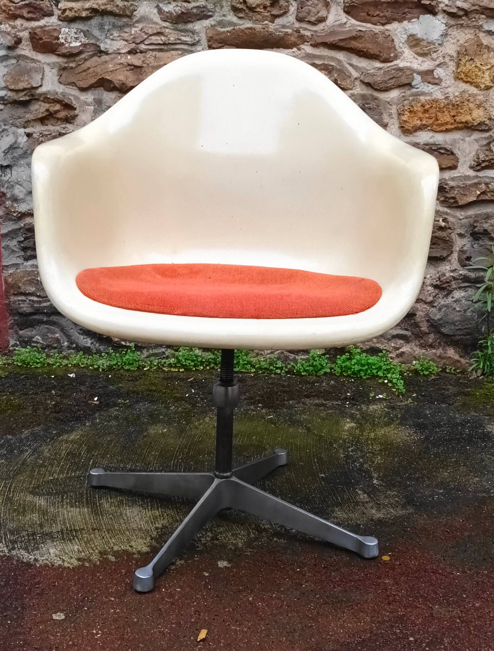 Fauteuil de bureau de Charles et Ray Eames pour Herman Miller des années 60