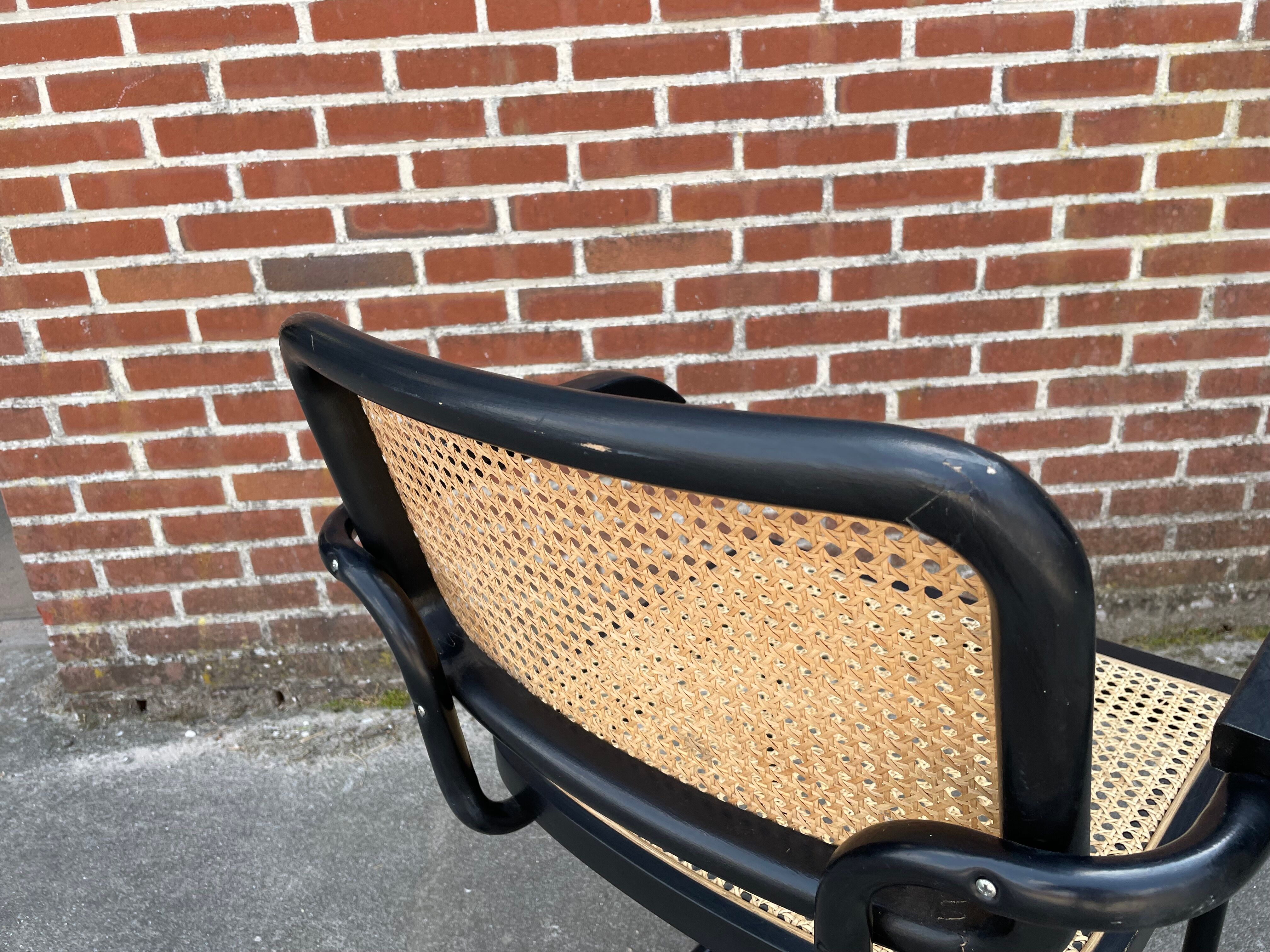 Cesca chair B64 with armrests by Marcel Breuer Design in black