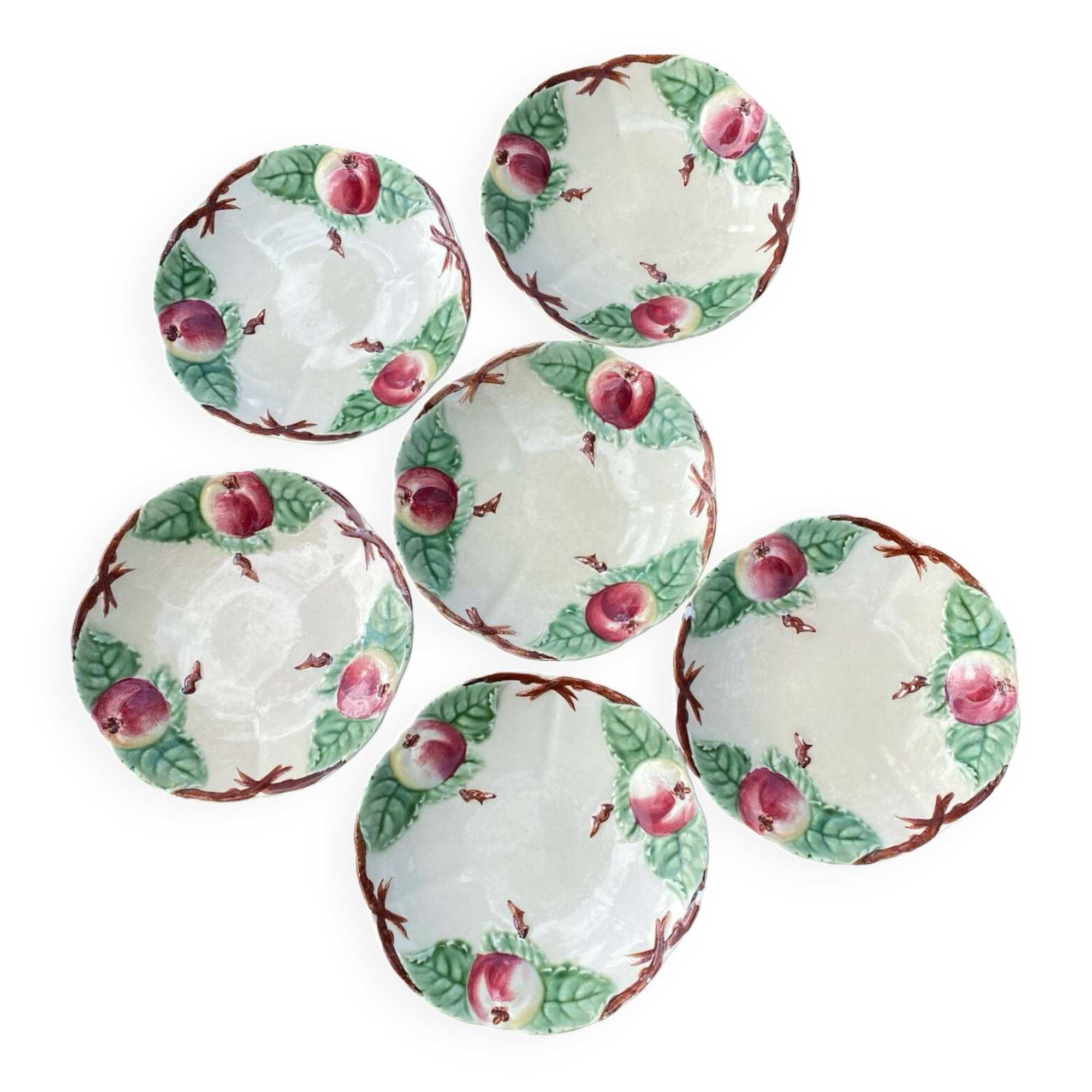 Dessert plates in Choisy le Roi slipware