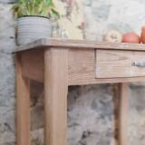 Farm table