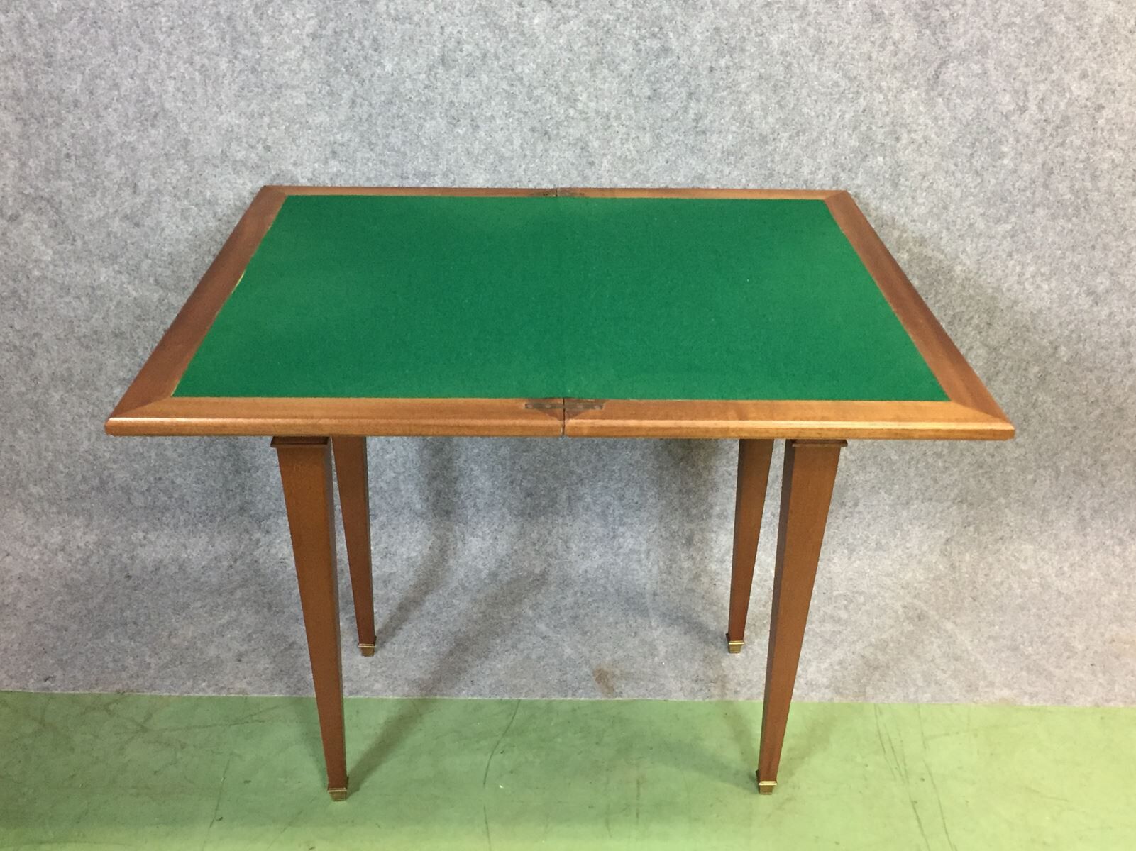 Table à jeux des années 50 en marqueterie