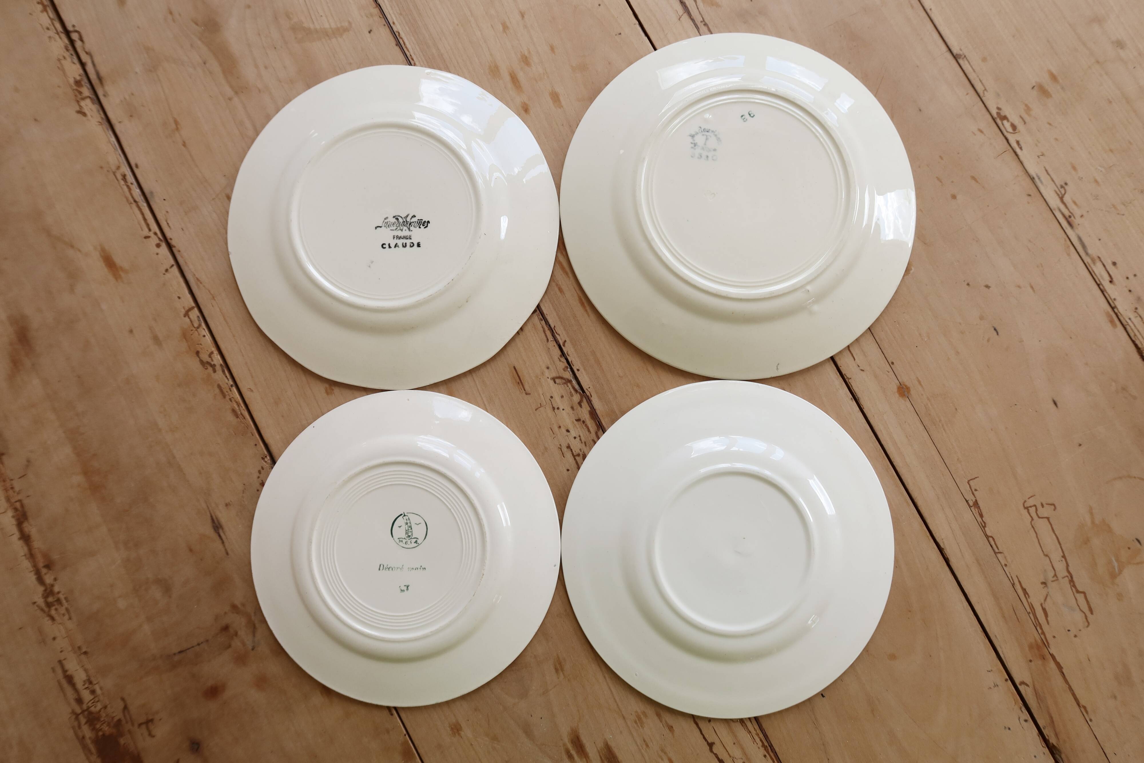 4 mismatched vintage floral earthenware dessert plates – Lot Rosie