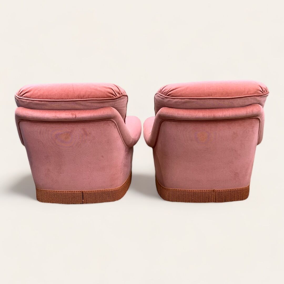 Pair of pink velvet toad armchairs, 1970s