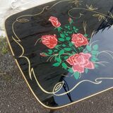 Vintage coffee table floral pattern