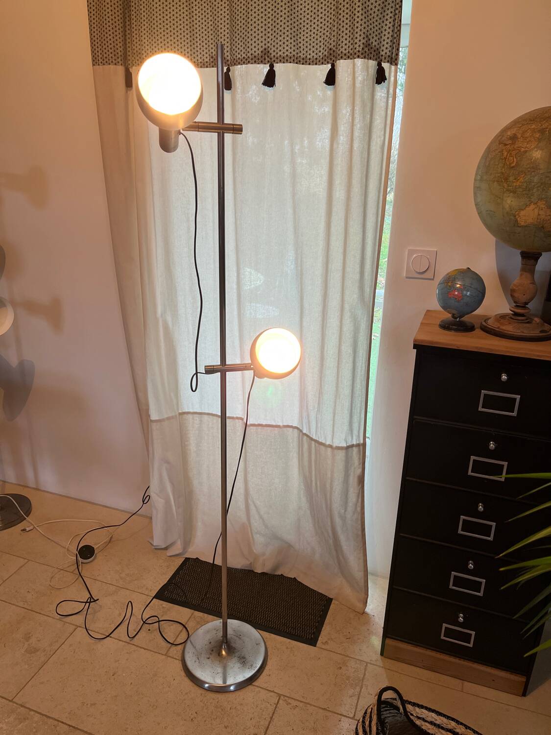 Lampadaire vintage en aluminium brossé par swisslamp