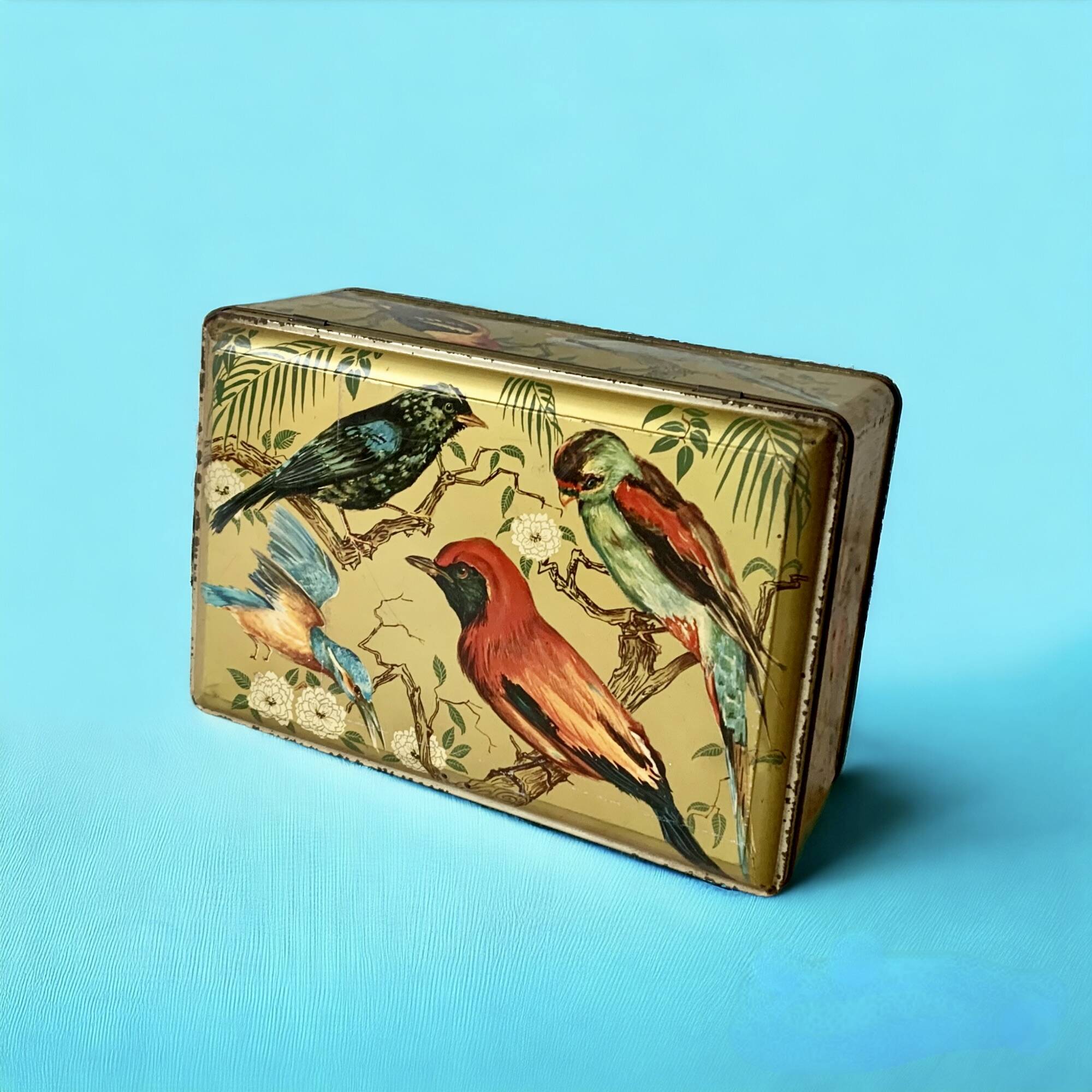 Large metal box - lithograph signed M. Beaudet - bird decoration