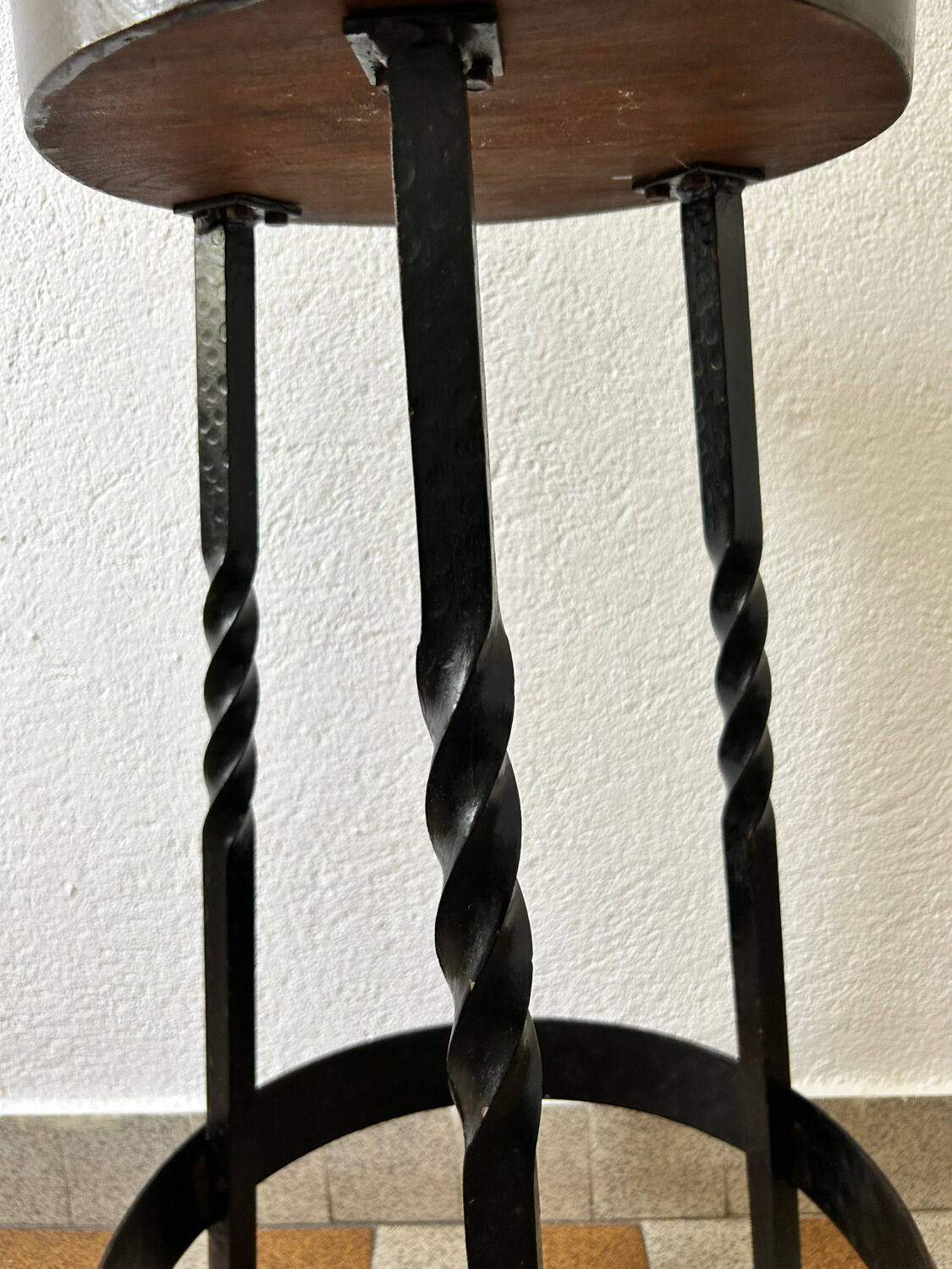 Brutalist wrought iron tripod stool from the 60s