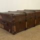 Malle vintage en bois et cuir, St Hubert Paris