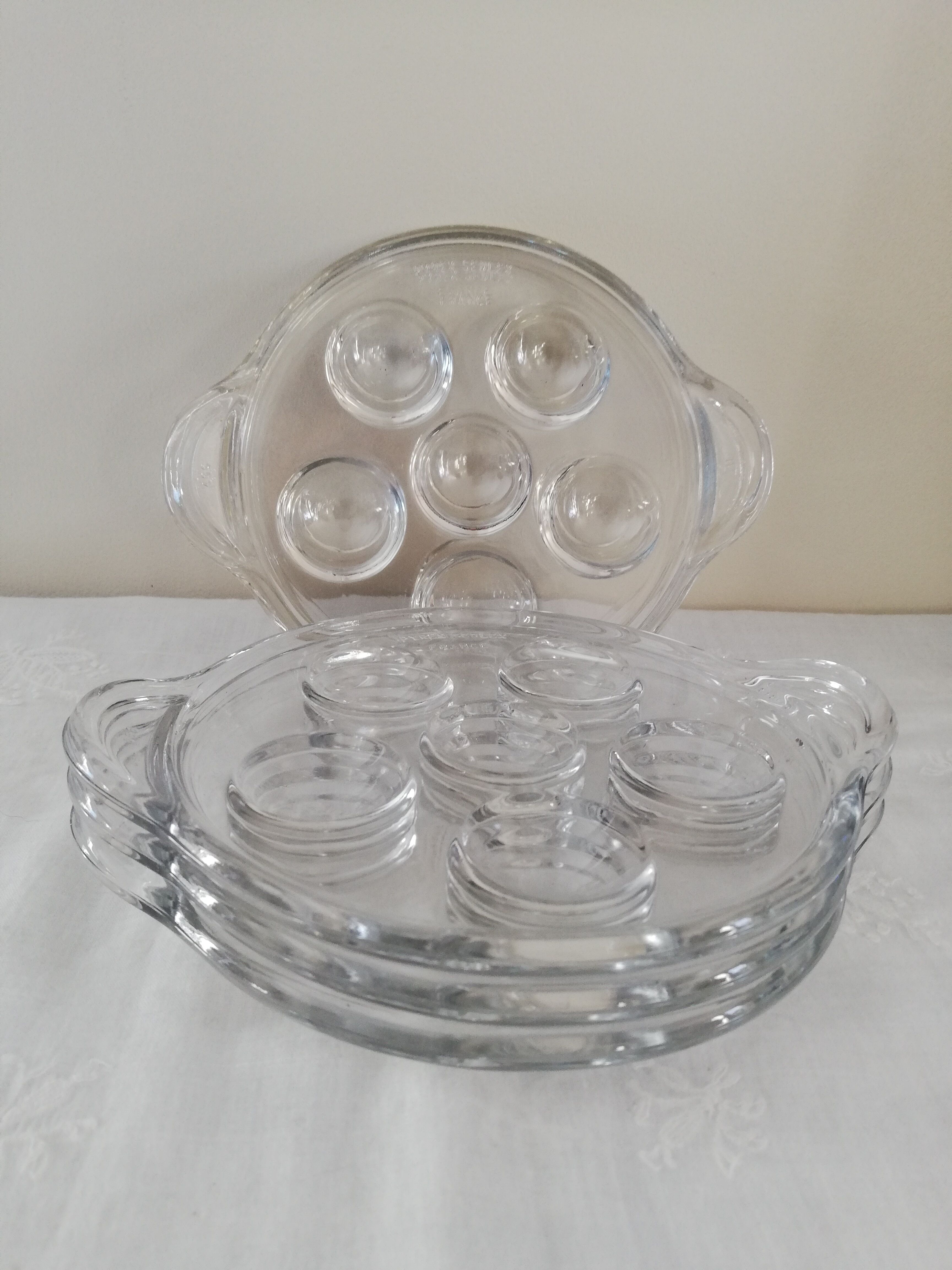 Suite of 6 snail plates in Pyrex