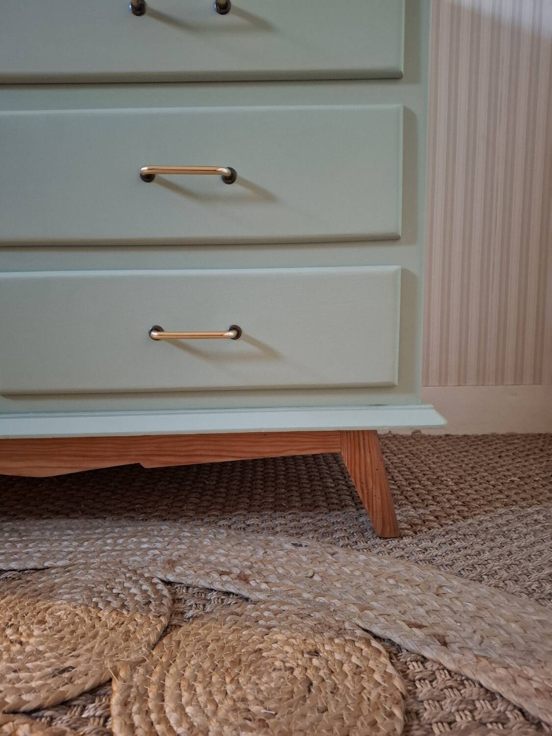 Chest of drawers, sideboard in painted wood
