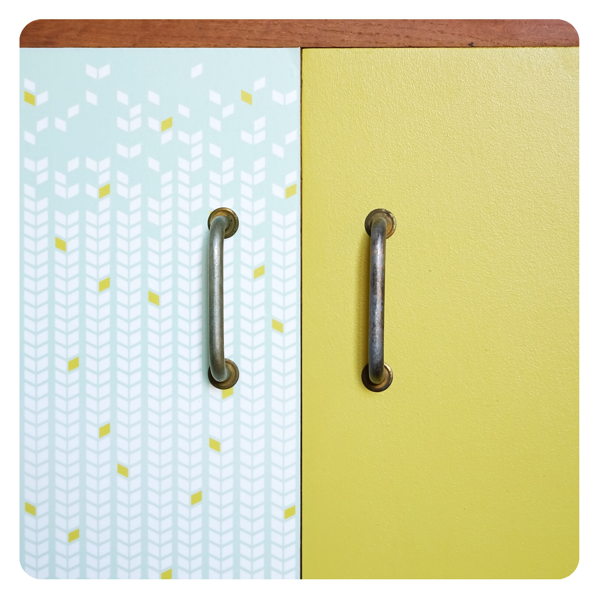Armoire vintage