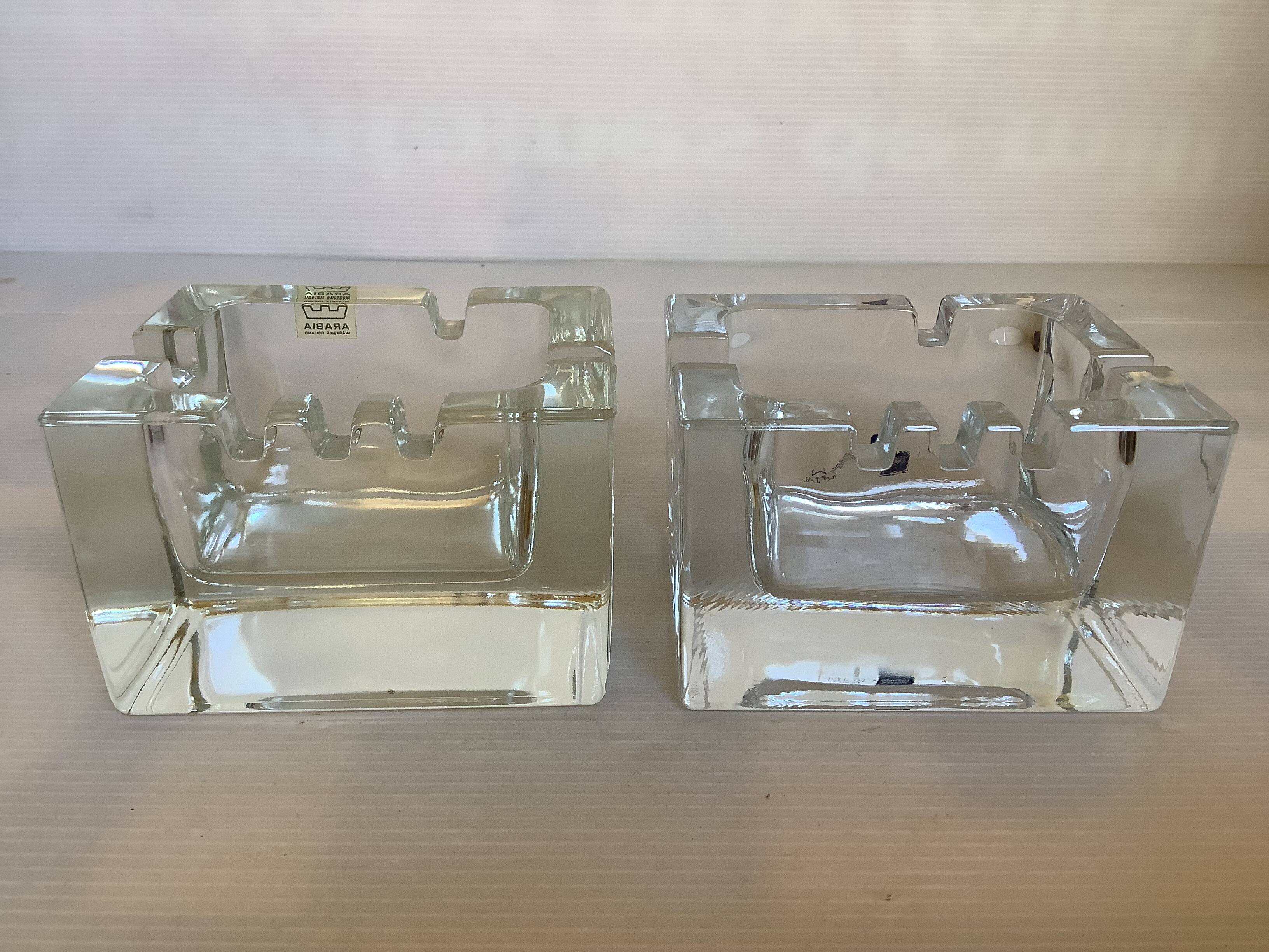 Pair of Scandinavian design ashtrays by Kaj Franck, Nuutajärvi.