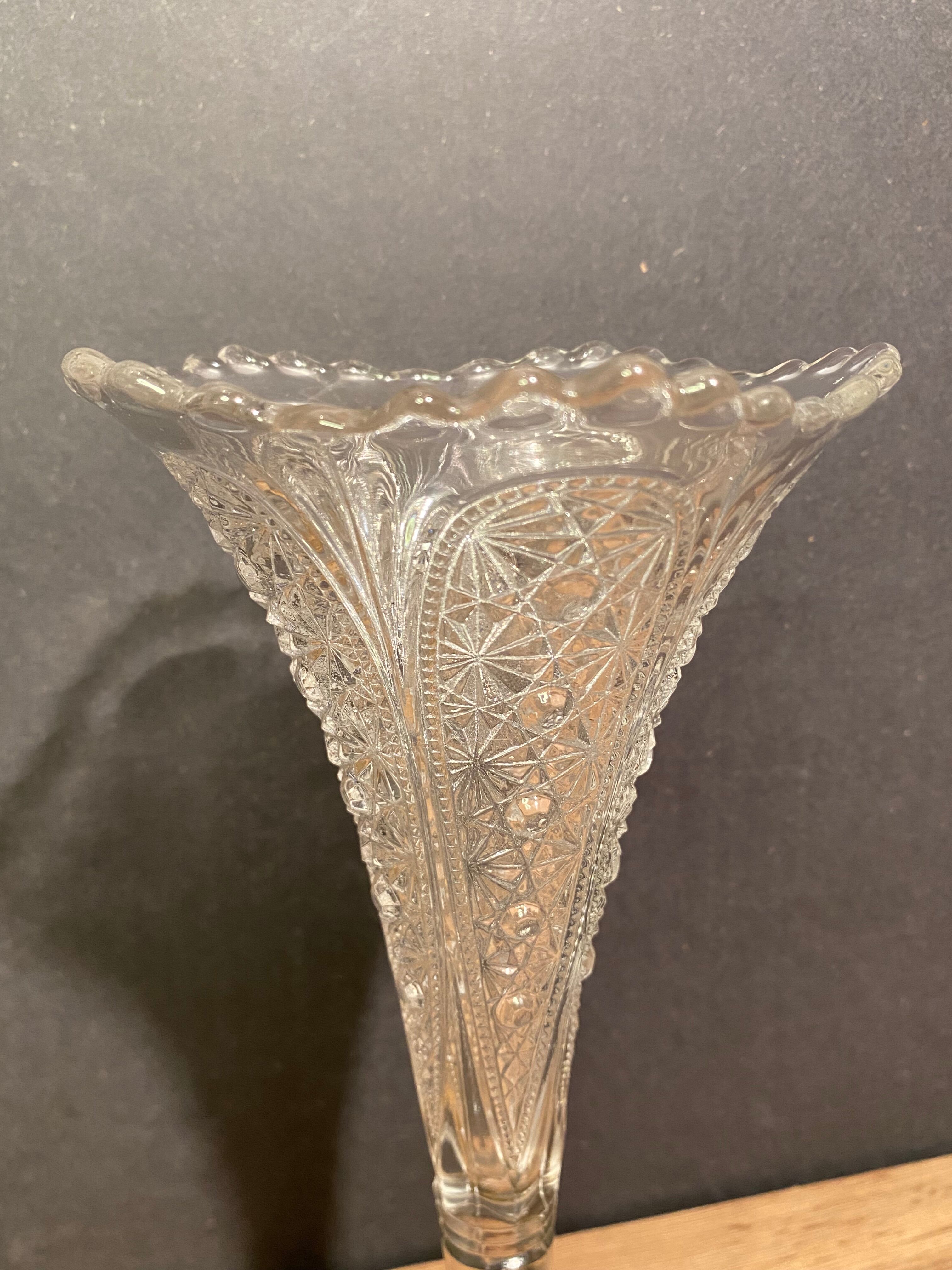 Cone vase, cut crystal bouquet (most certainly Baccarat, Saint Louis ...)