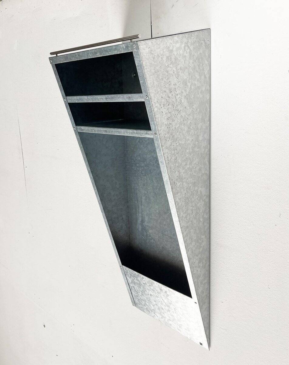 Étagère murale en métal postmoderne allemande de Radius Design, années 1980