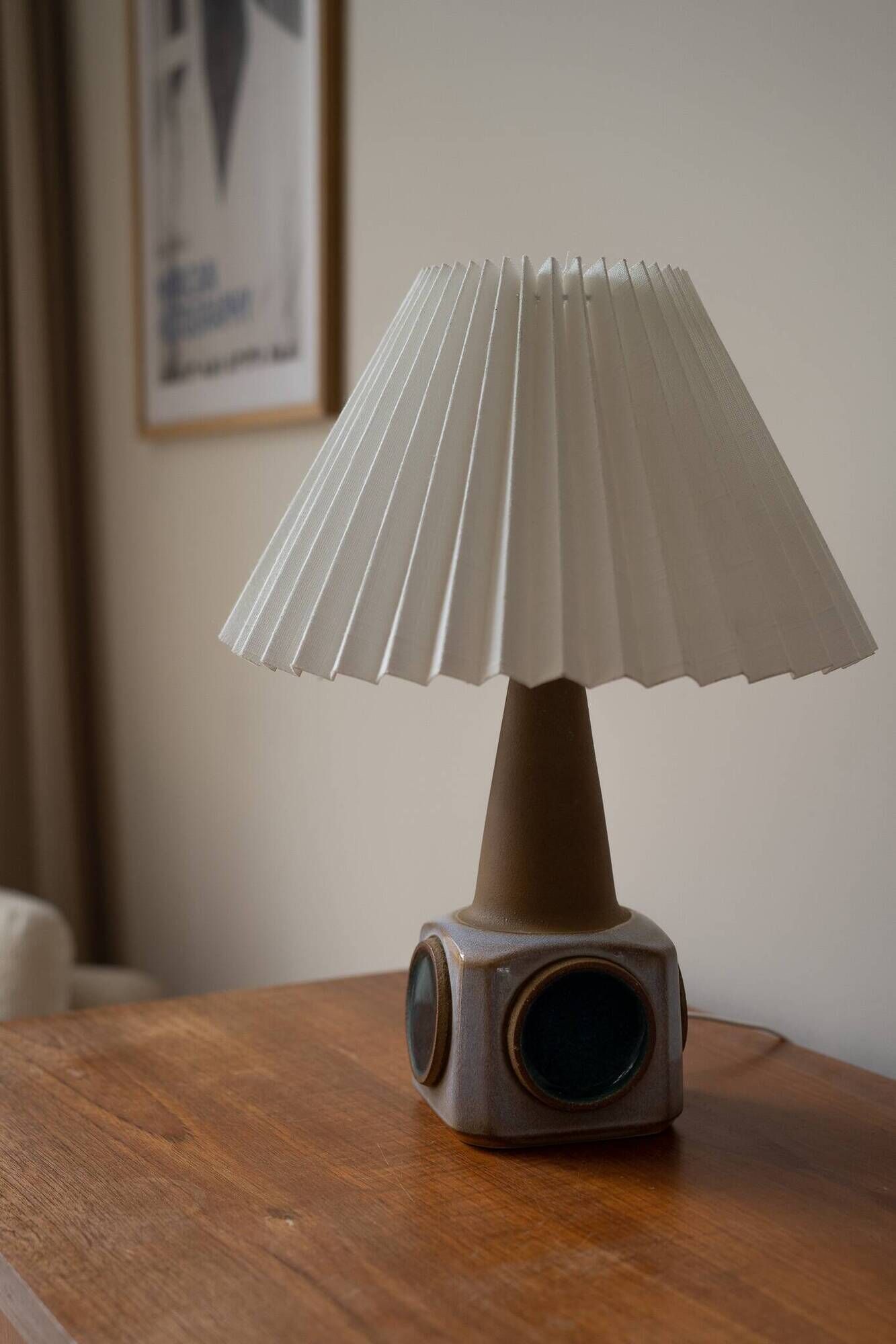 Lampe de table en céramique danoise beige/ lilas/ bleu