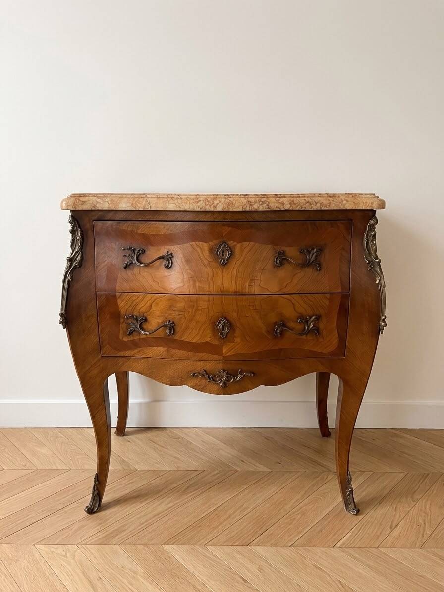 Commode sauteuse style Louis XV en bois et marbre