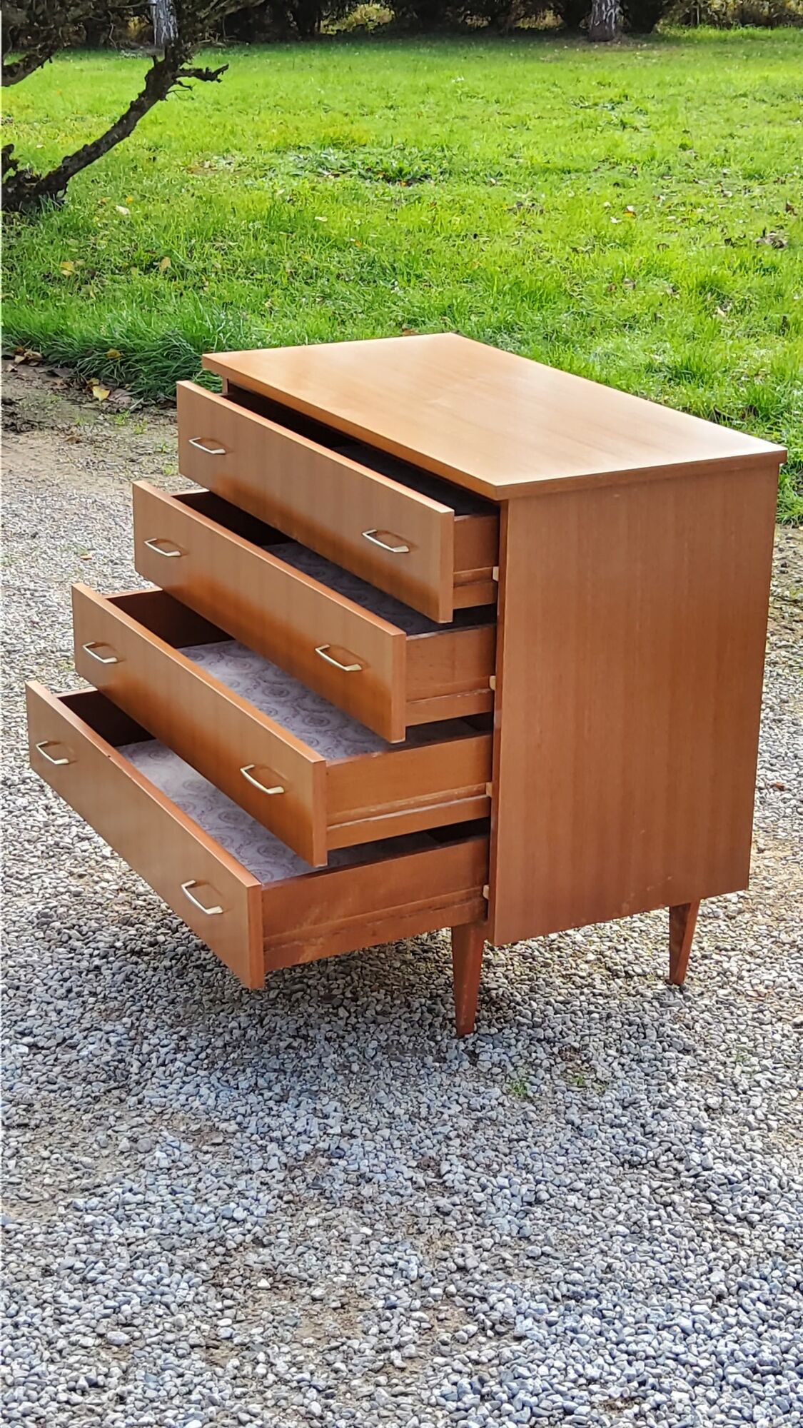 Vintage chest of drawers from the 50s/60s in golden mahogany 4 drawers feet bobbin