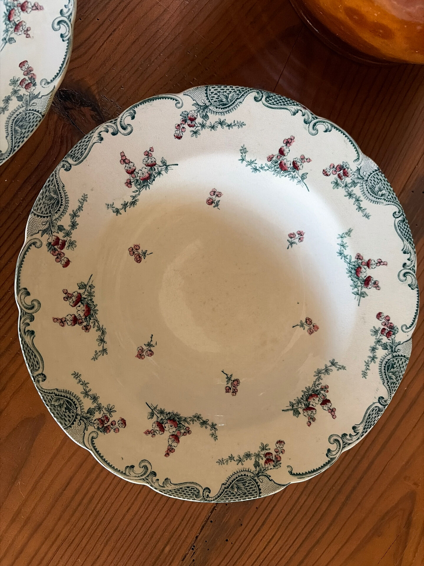 "Vincennes" plate from Longwy